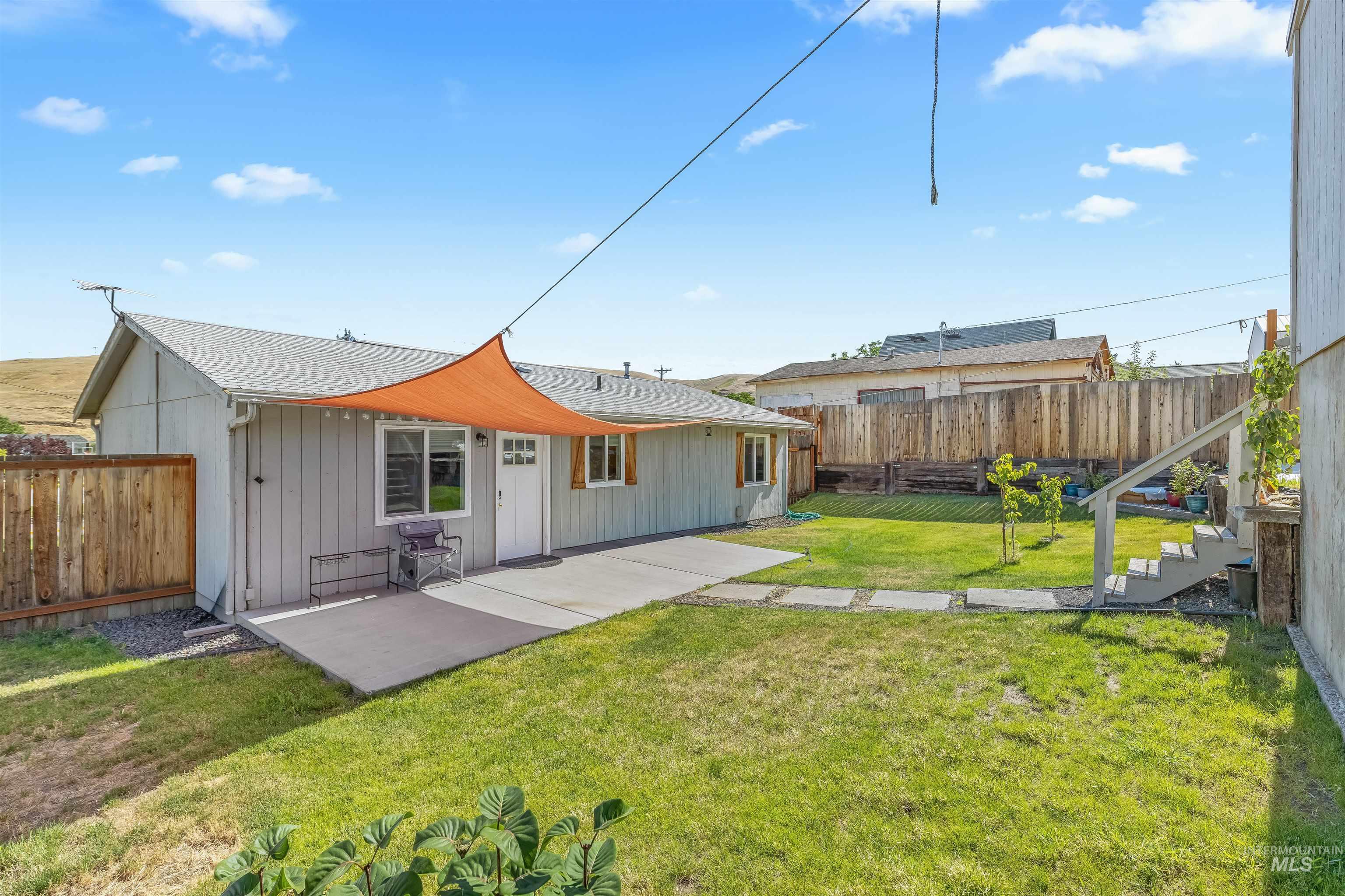 406 2nd Street, Asotin, Washington 99402, 3 Bedrooms, 1 Bathroom, Residential For Sale, Price $334,000,MLS 98991647