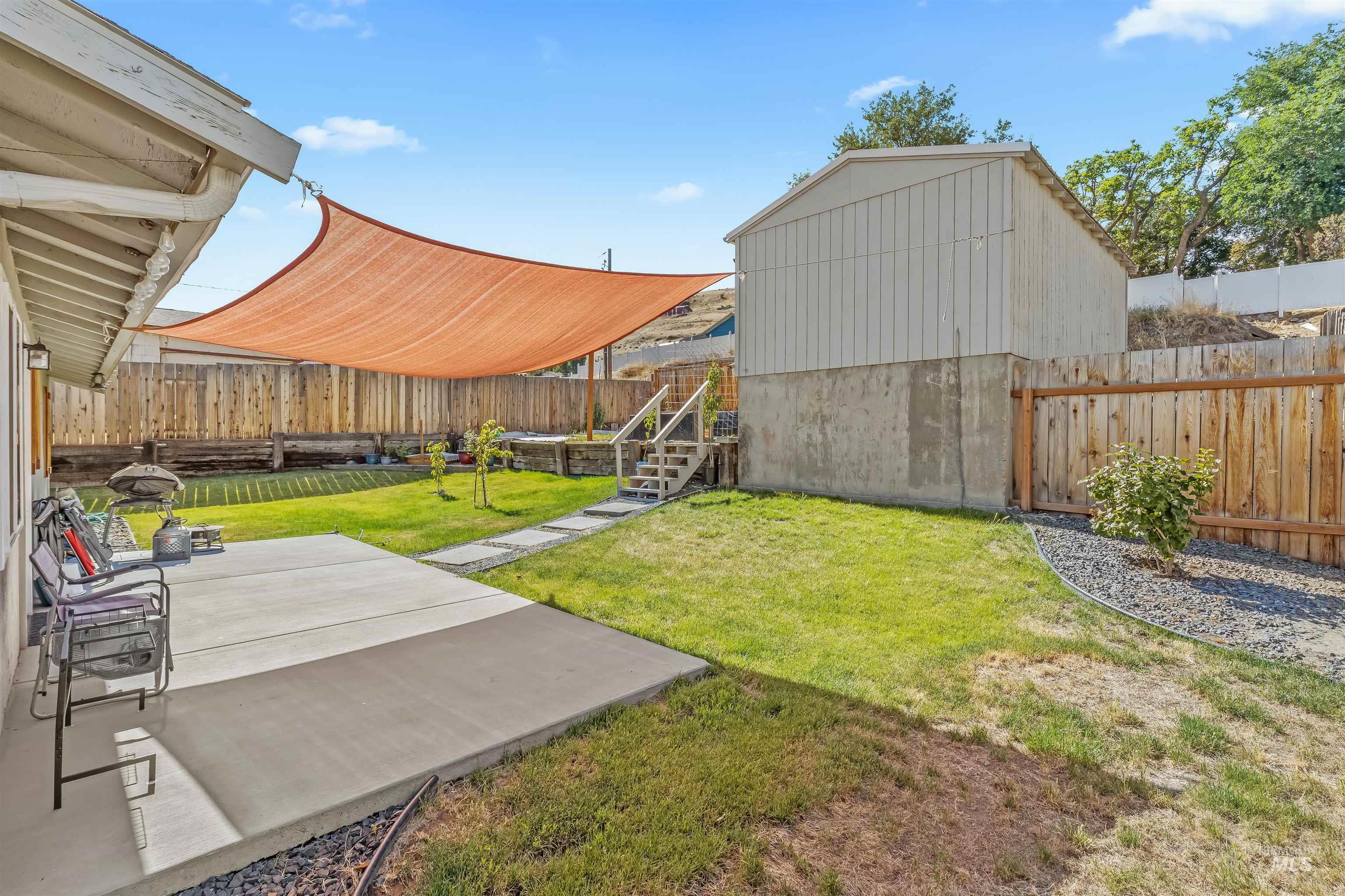 406 2nd Street, Asotin, Washington 99402, 3 Bedrooms, 1 Bathroom, Residential For Sale, Price $334,000,MLS 98991647