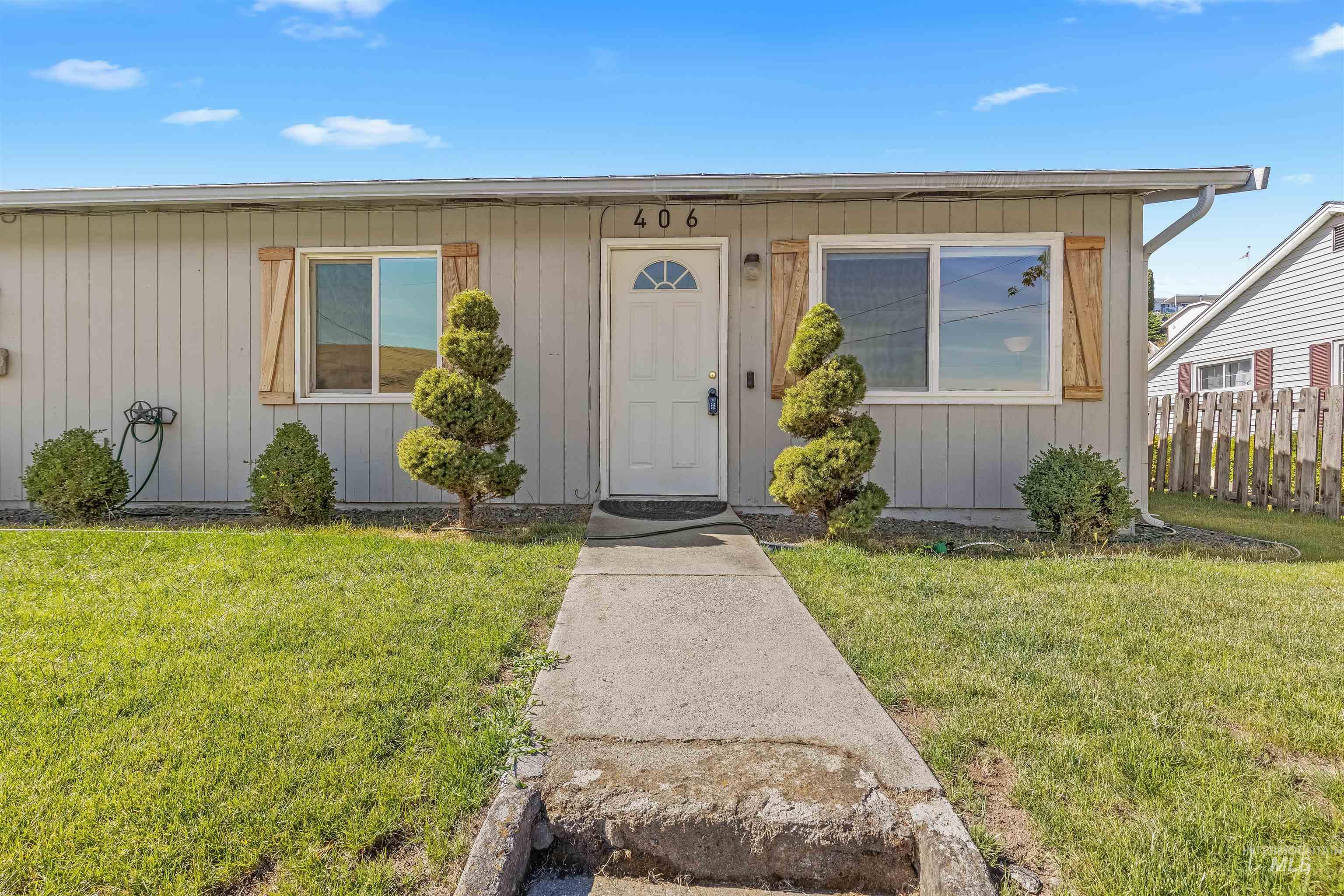 406 2nd Street, Asotin, Washington 99402, 3 Bedrooms, 1 Bathroom, Residential For Sale, Price $334,000,MLS 98991647