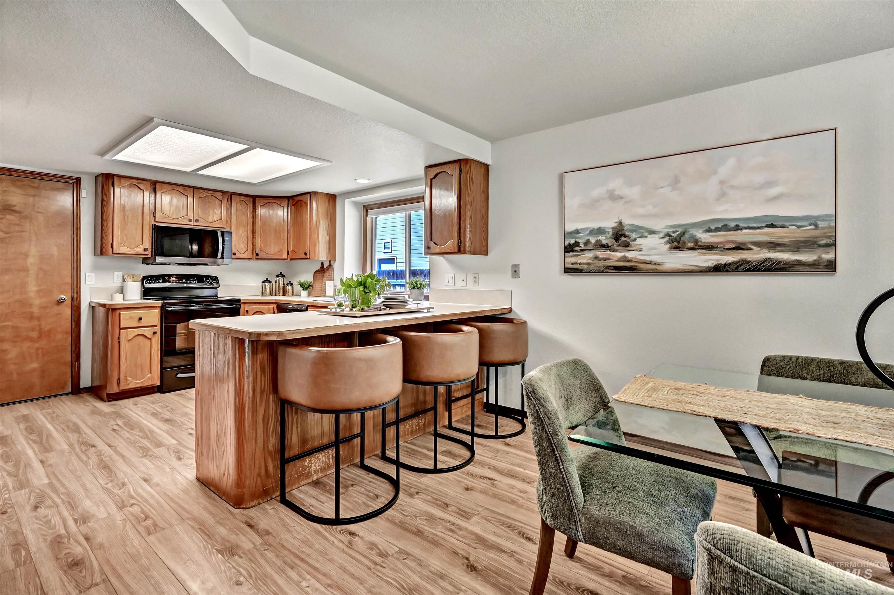 3327 S Crosspoint Ave, Boise, Idaho 83706, 3 Bedrooms, 2 Bathrooms, Residential For Sale, Price $664,900,MLS 98991648
