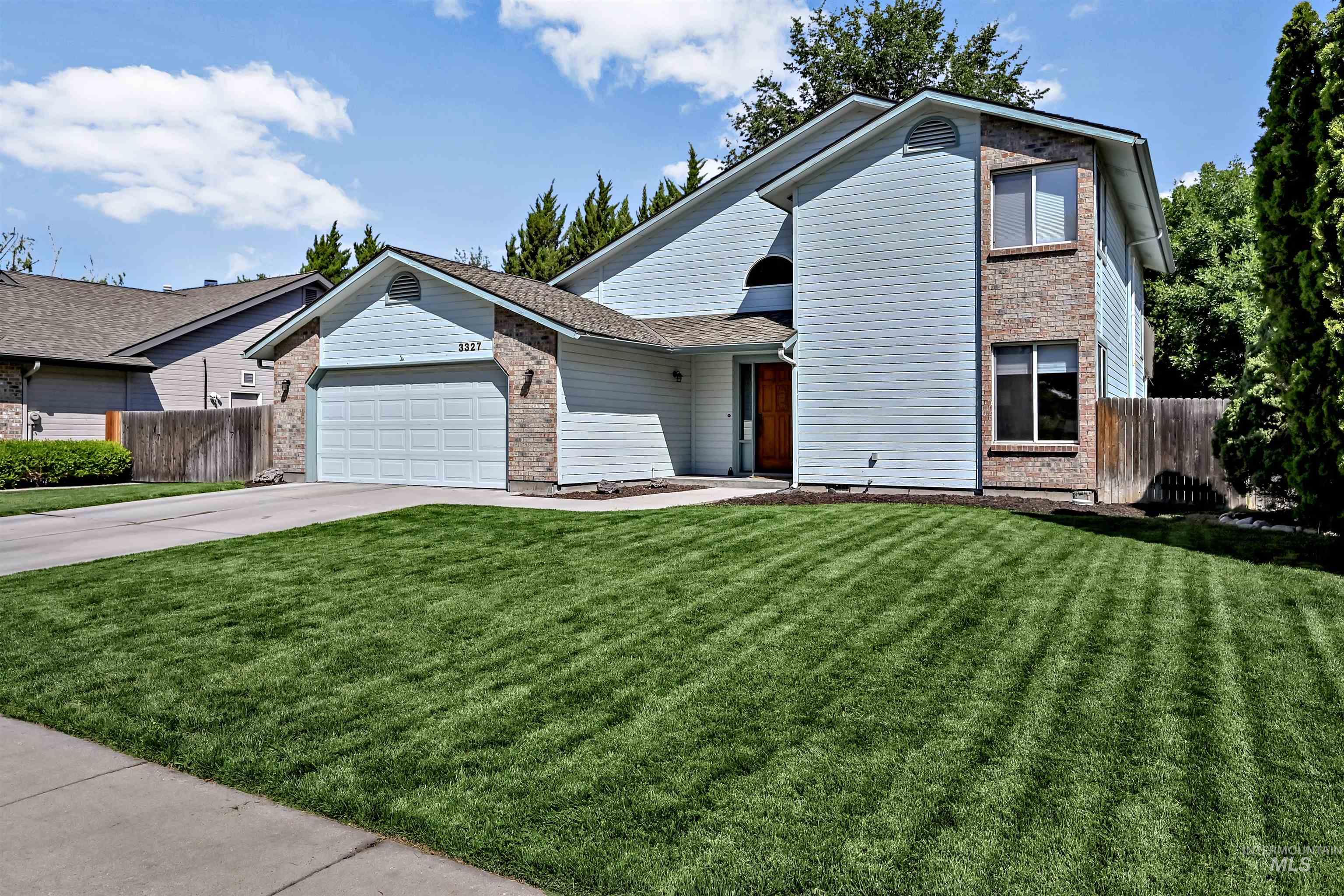 3327 S Crosspoint Ave, Boise, Idaho 83706, 3 Bedrooms, 2 Bathrooms, Residential For Sale, Price $664,900,MLS 98991648