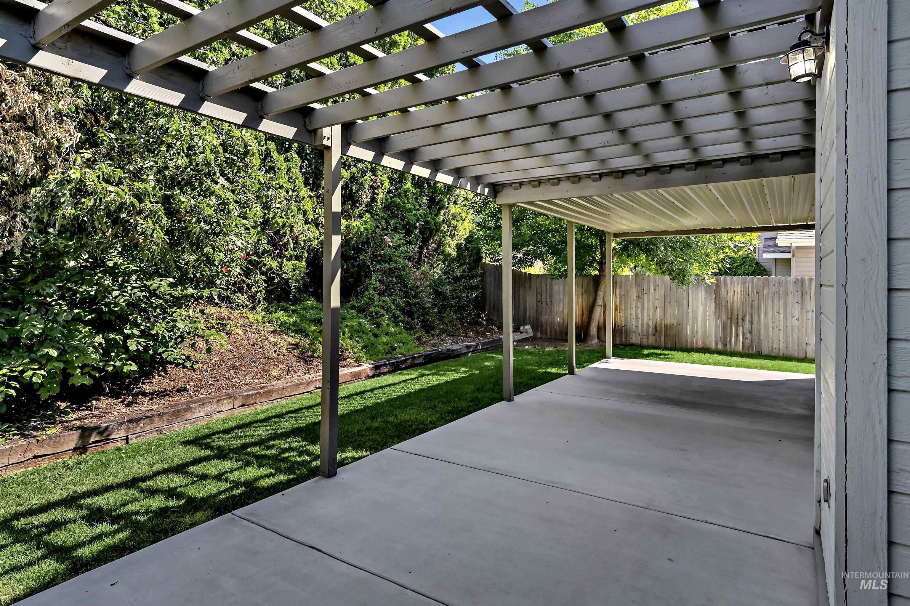 3327 S Crosspoint Ave, Boise, Idaho 83706, 3 Bedrooms, 2 Bathrooms, Residential For Sale, Price $664,900,MLS 98991648
