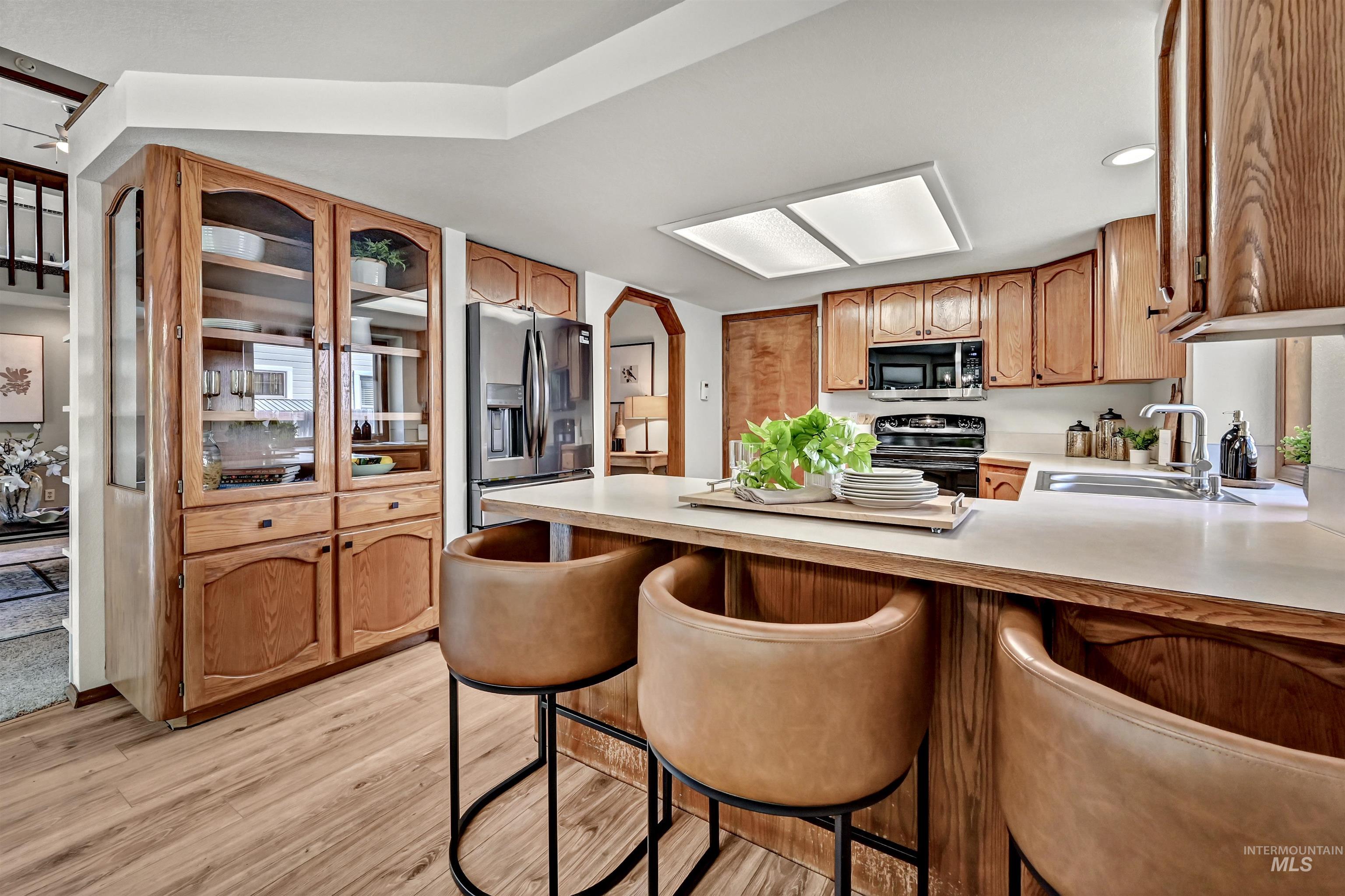 3327 S Crosspoint Ave, Boise, Idaho 83706, 3 Bedrooms, 2 Bathrooms, Residential For Sale, Price $664,900,MLS 98991648