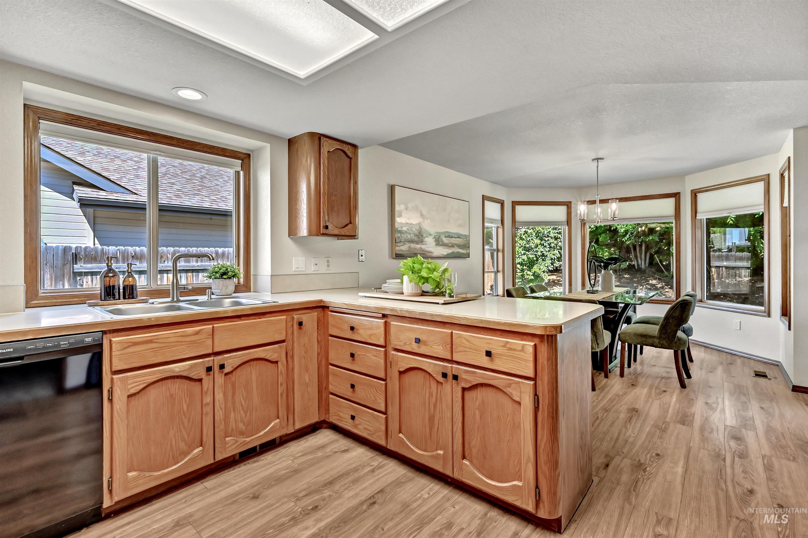 3327 S Crosspoint Ave, Boise, Idaho 83706, 3 Bedrooms, 2 Bathrooms, Residential For Sale, Price $664,900,MLS 98991648