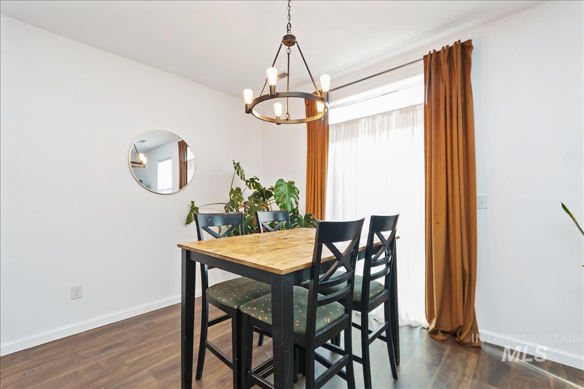2206 E Elm Grove Drive, Nampa, Idaho 83686, 3 Bedrooms, 2 Bathrooms, Residential For Sale, Price $450,000,MLS 98991652