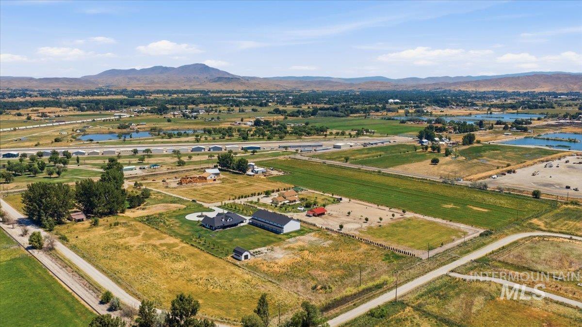 3115 4 Bits Ln, Emmett, Idaho 83617, 5 Bedrooms, 4 Bathrooms, Residential For Sale, Price $2,500,000,MLS 98991656