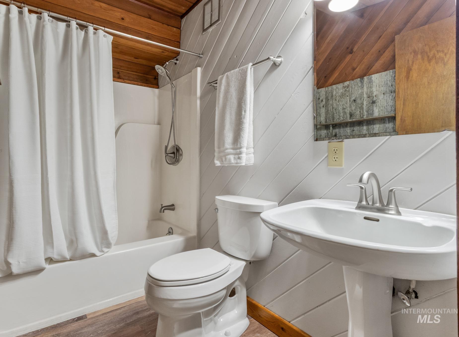 7 Elderberry Circle, Idaho City, Idaho 83631, 3 Bedrooms, 2 Bathrooms, Residential For Sale, Price $519,000,MLS 98991657