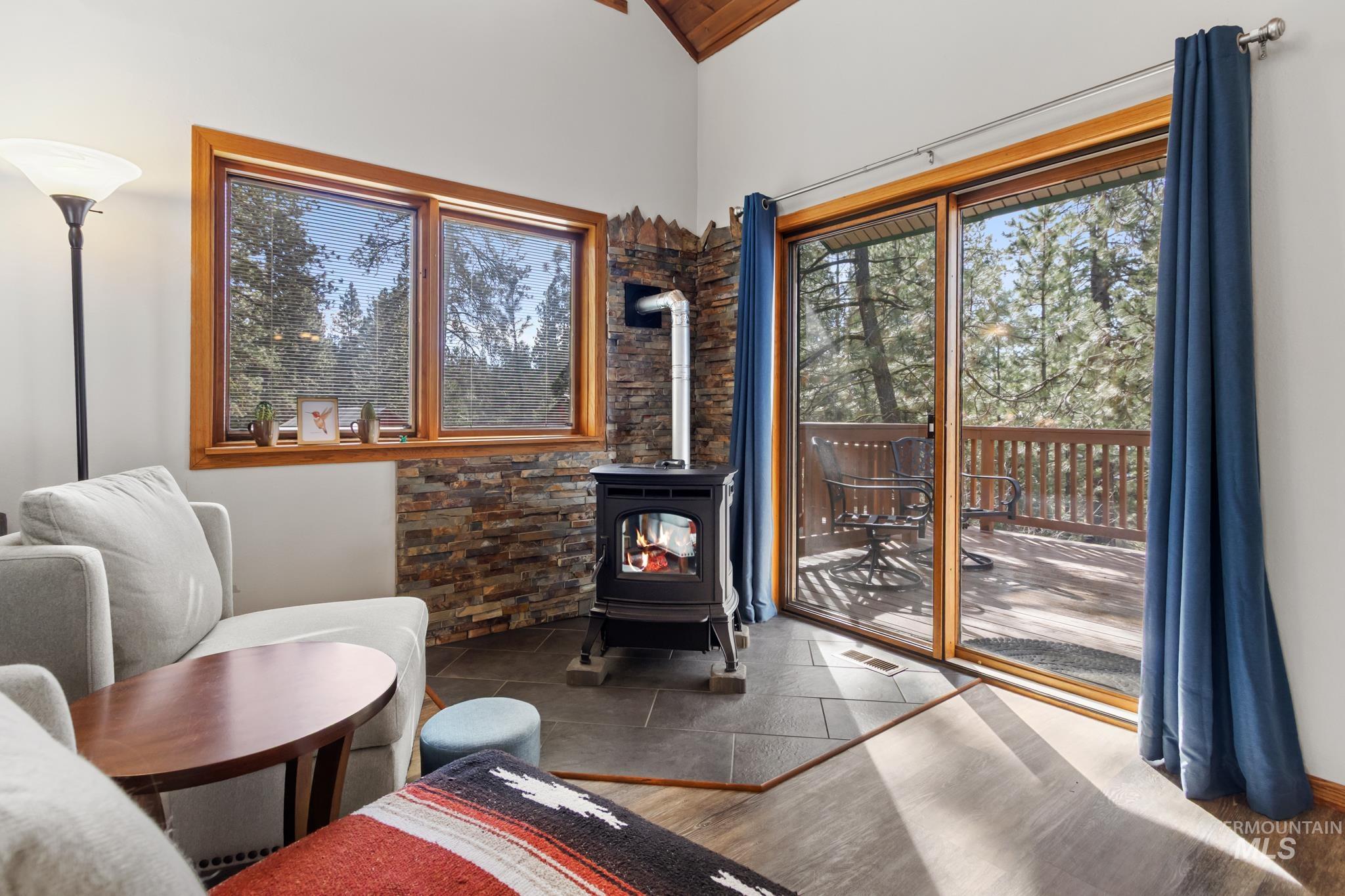 7 Elderberry Circle, Idaho City, Idaho 83631, 3 Bedrooms, 2 Bathrooms, Residential For Sale, Price $519,000,MLS 98991657