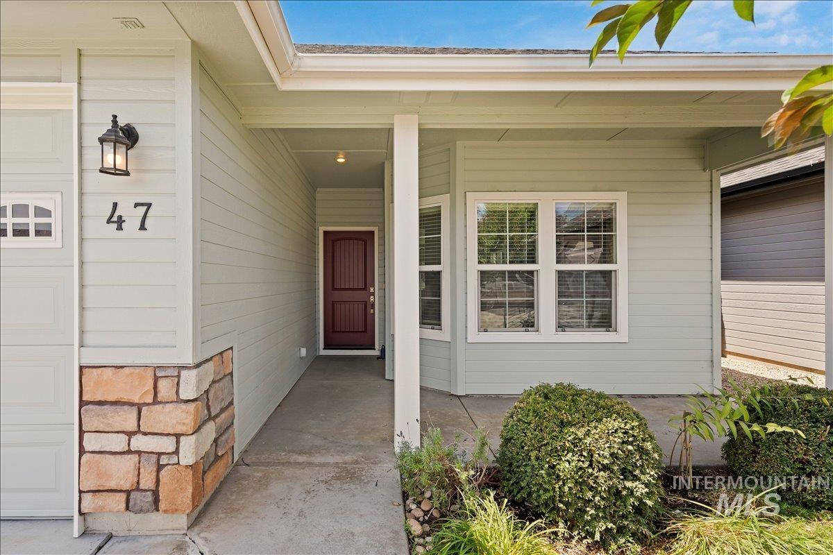 47 S Selwood Ln, Star, Idaho 83669-5079, 3 Bedrooms, 2 Bathrooms, Residential For Sale, Price $399,900,MLS 98991659