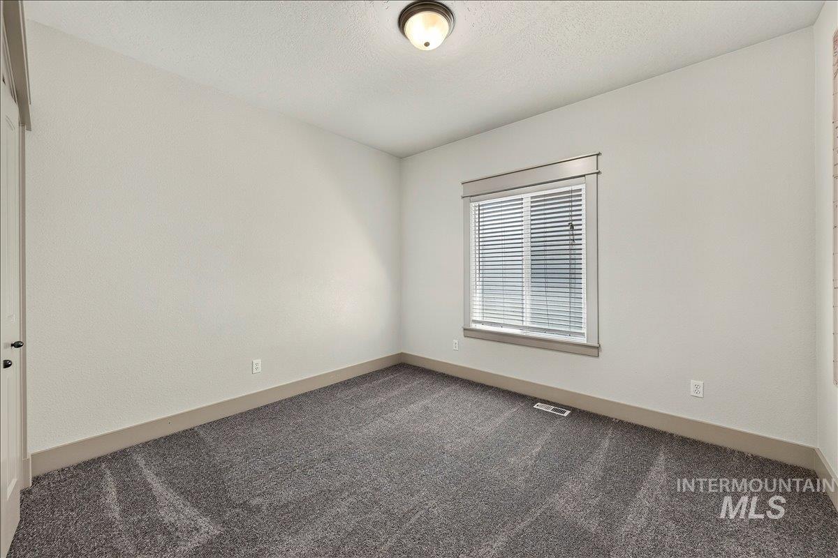 47 S Selwood Ln, Star, Idaho 83669-5079, 3 Bedrooms, 2 Bathrooms, Residential For Sale, Price $399,900,MLS 98991659