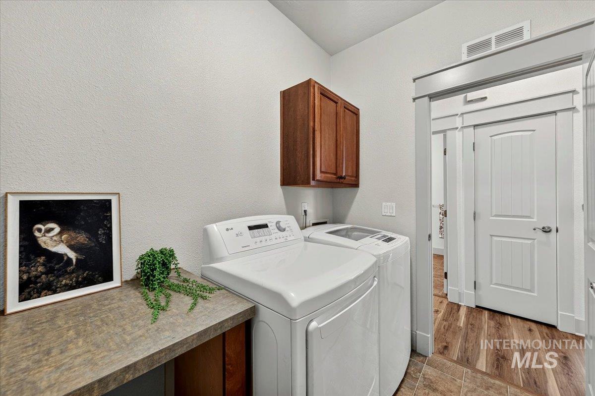 47 S Selwood Ln, Star, Idaho 83669-5079, 3 Bedrooms, 2 Bathrooms, Residential For Sale, Price $399,900,MLS 98991659