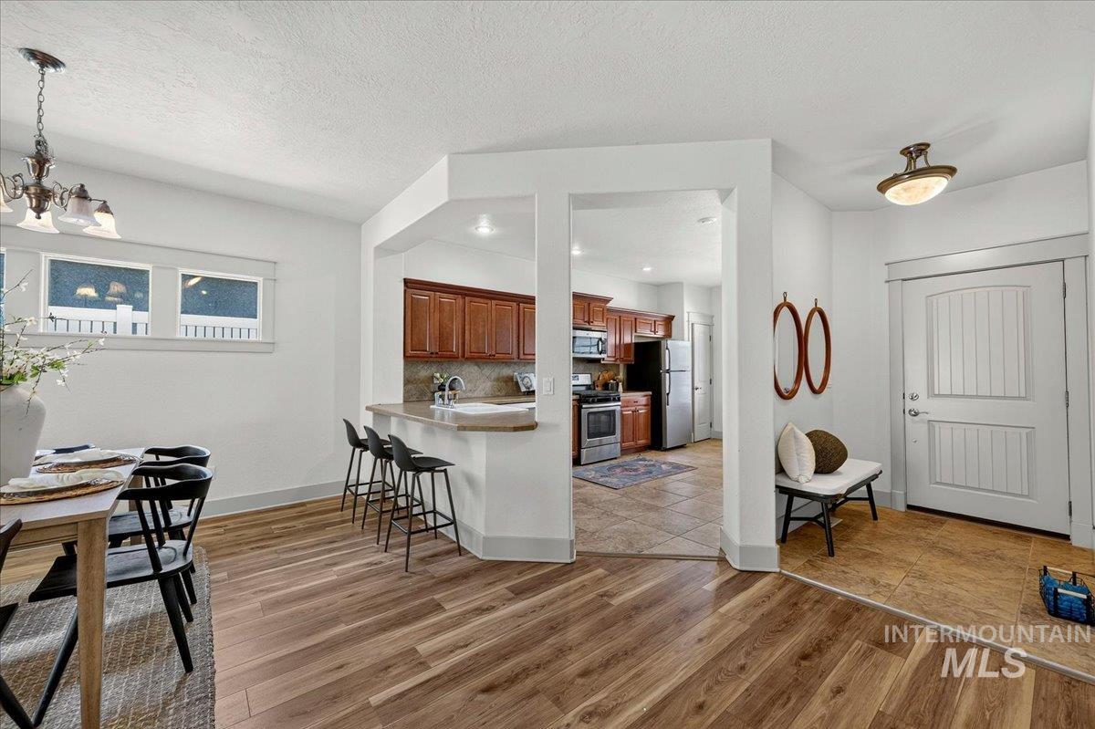 47 S Selwood Ln, Star, Idaho 83669-5079, 3 Bedrooms, 2 Bathrooms, Residential For Sale, Price $399,900,MLS 98991659