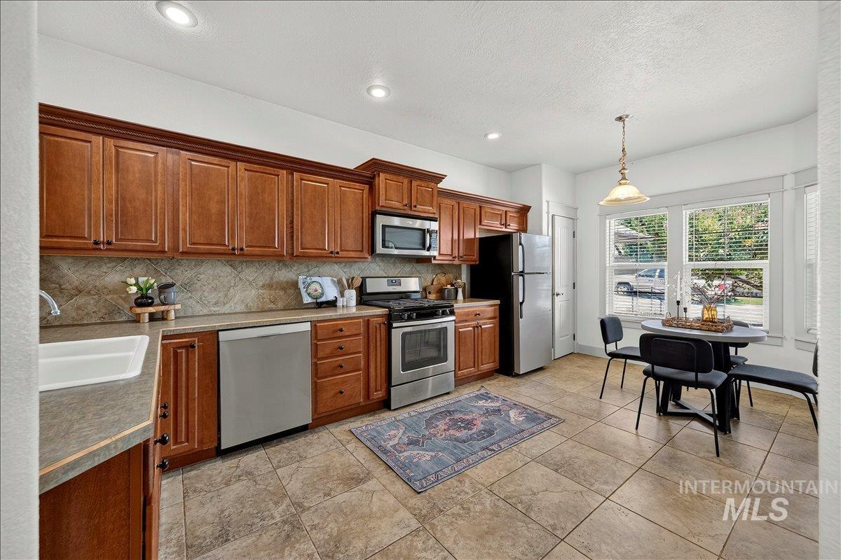 47 S Selwood Ln, Star, Idaho 83669-5079, 3 Bedrooms, 2 Bathrooms, Residential For Sale, Price $399,900,MLS 98991659
