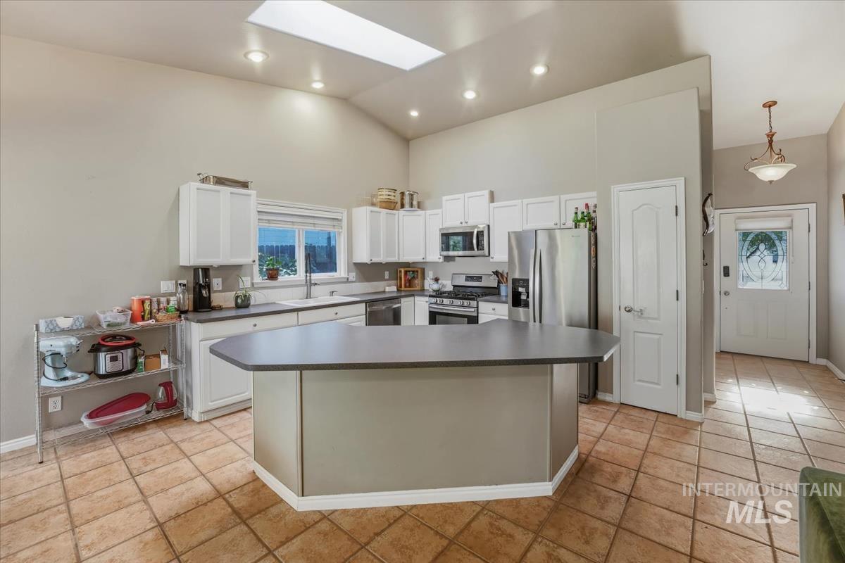 1748 S Goldsmith Ave, Meridian, Idaho 83642, 4 Bedrooms, 2 Bathrooms, Residential For Sale, Price $500,000, 98991661