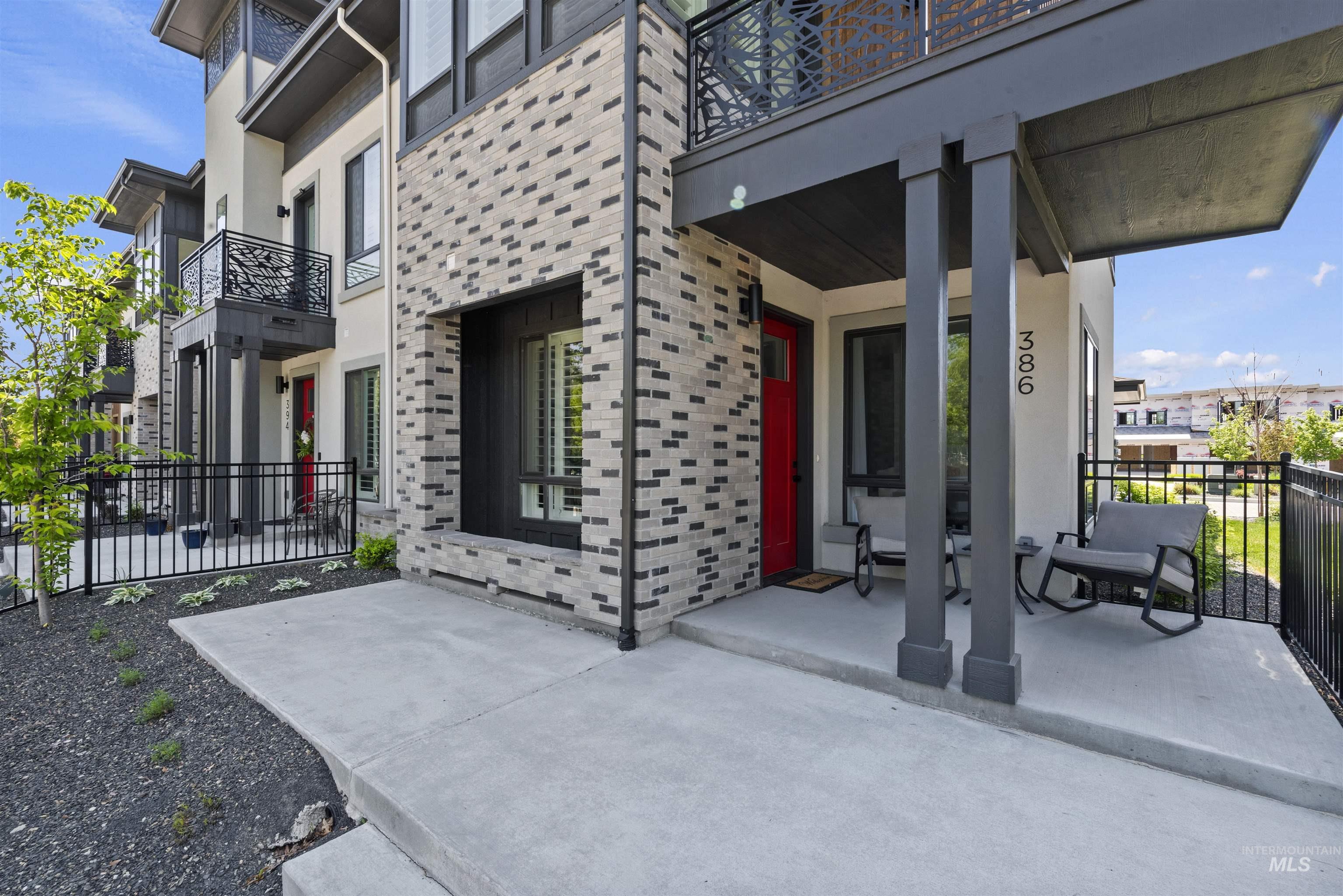 386 E Presidio Ln, Eagle, Idaho 83616, 3 Bedrooms, 2.5 Bathrooms, Residential For Sale, Price $565,000, 98991665