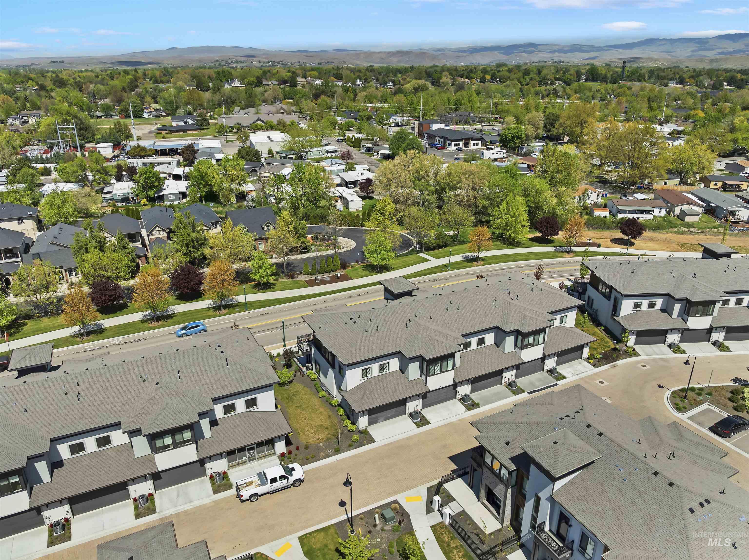 386 E Presidio Ln, Eagle, Idaho 83616, 3 Bedrooms, 2.5 Bathrooms, Residential For Sale, Price $565,000, 98991665