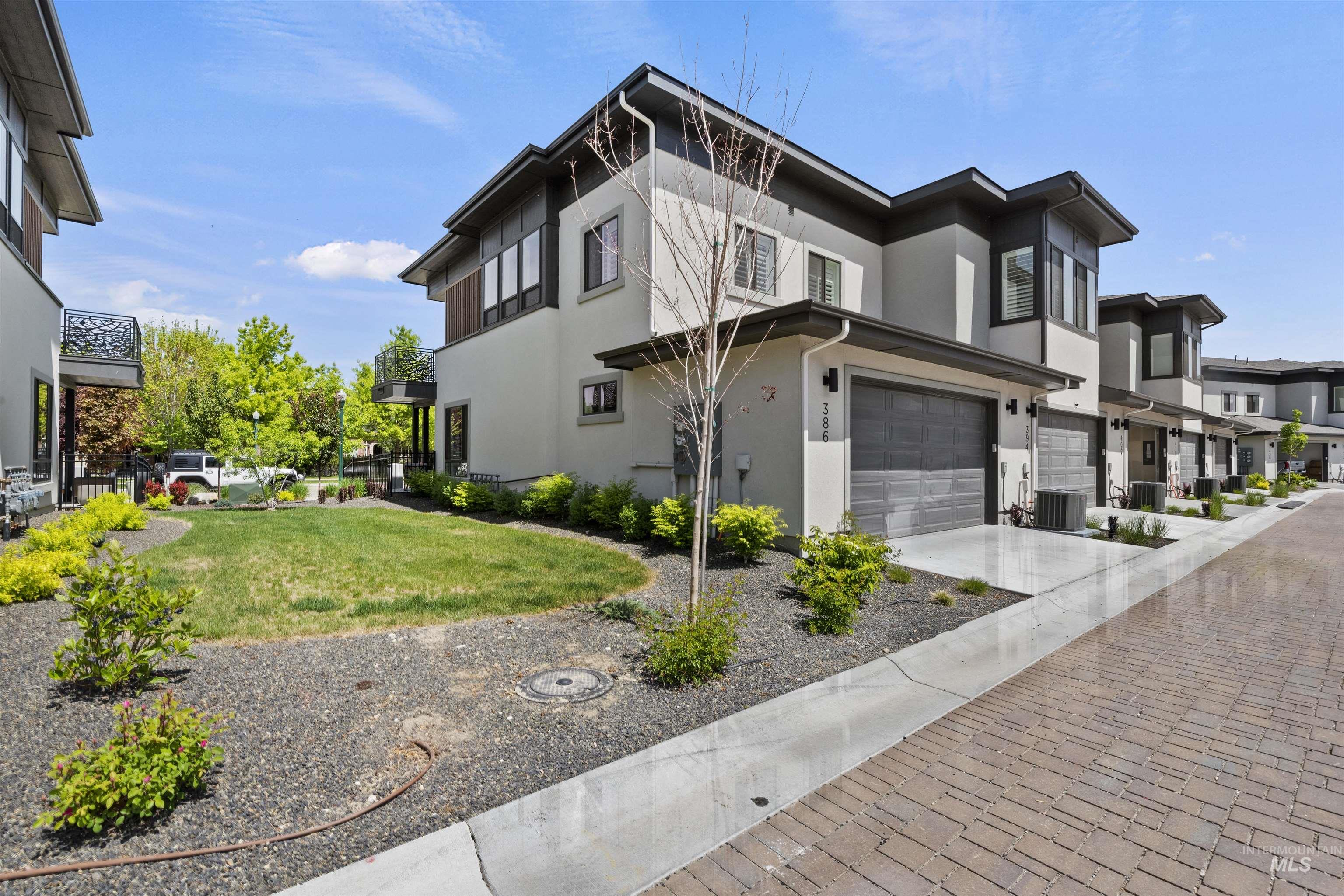 386 E Presidio Ln, Eagle, Idaho 83616, 3 Bedrooms, 2.5 Bathrooms, Residential For Sale, Price $565,000, 98991665
