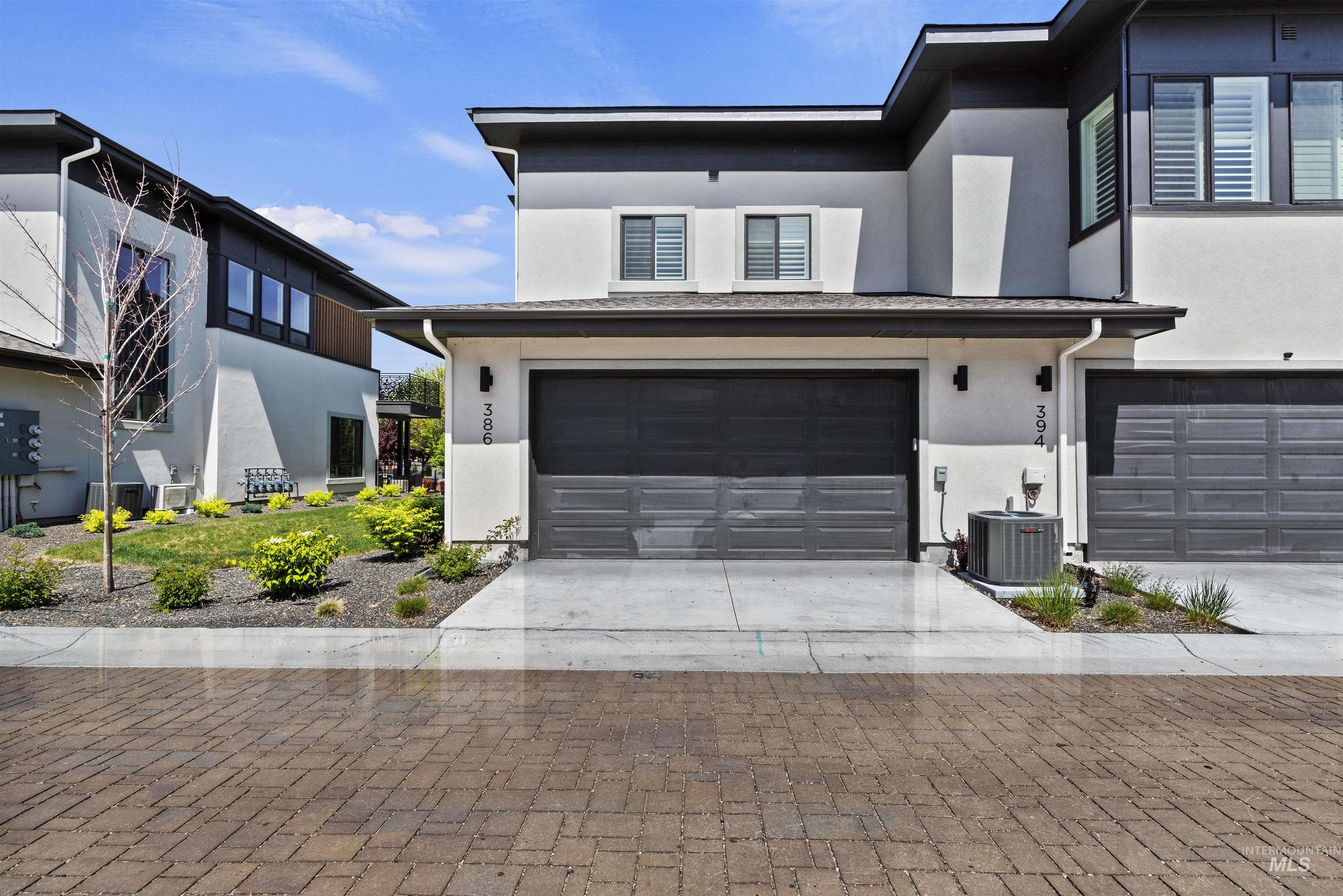 386 E Presidio Ln, Eagle, Idaho 83616, 3 Bedrooms, 2.5 Bathrooms, Residential For Sale, Price $565,000, 98991665