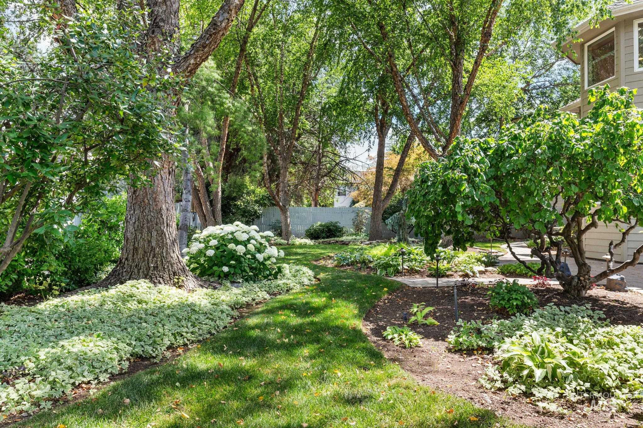 5146 N Greyloch, Boise, Idaho 83704, 5 Bedrooms, 4.5 Bathrooms, Residential For Sale, Price $975,000, 98991668