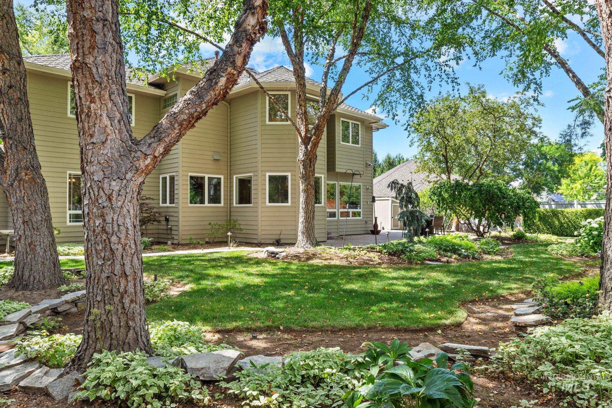 5146 N Greyloch, Boise, Idaho 83704, 5 Bedrooms, 4.5 Bathrooms, Residential For Sale, Price $975,000, 98991668