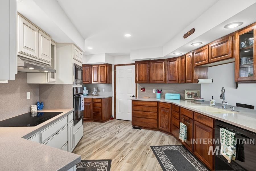 653 Indian Hills Drive, Moscow, Idaho 83843, 4 Bedrooms, 3 Bathrooms, Residential For Sale, Price $679,000, 98991669