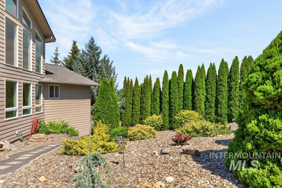 653 Indian Hills Drive, Moscow, Idaho 83843, 4 Bedrooms, 3 Bathrooms, Residential For Sale, Price $679,000, 98991669
