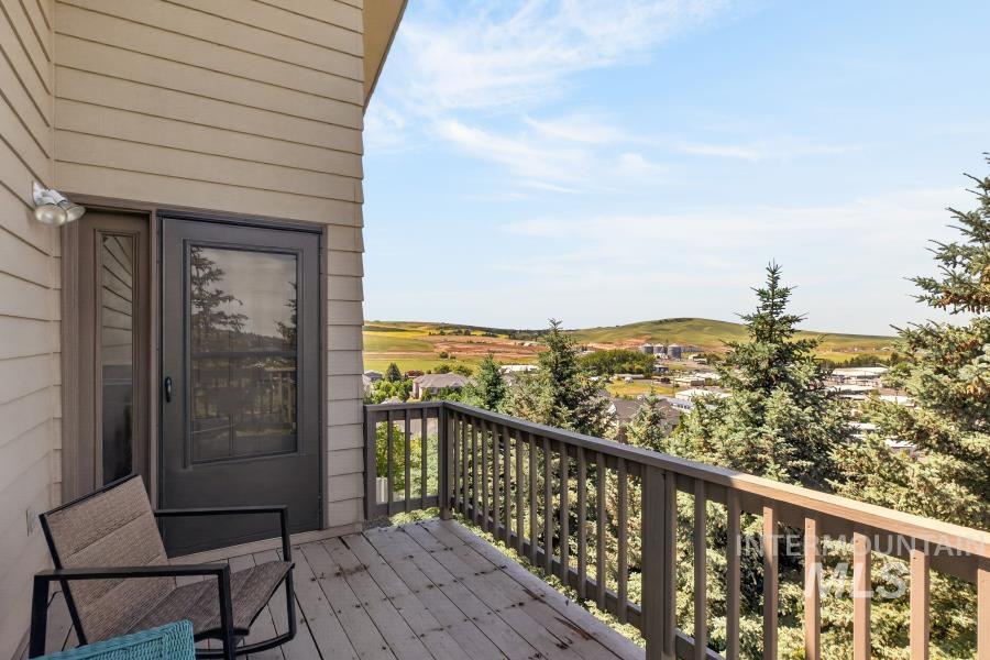 653 Indian Hills Drive, Moscow, Idaho 83843, 4 Bedrooms, 3 Bathrooms, Residential For Sale, Price $679,000, 98991669