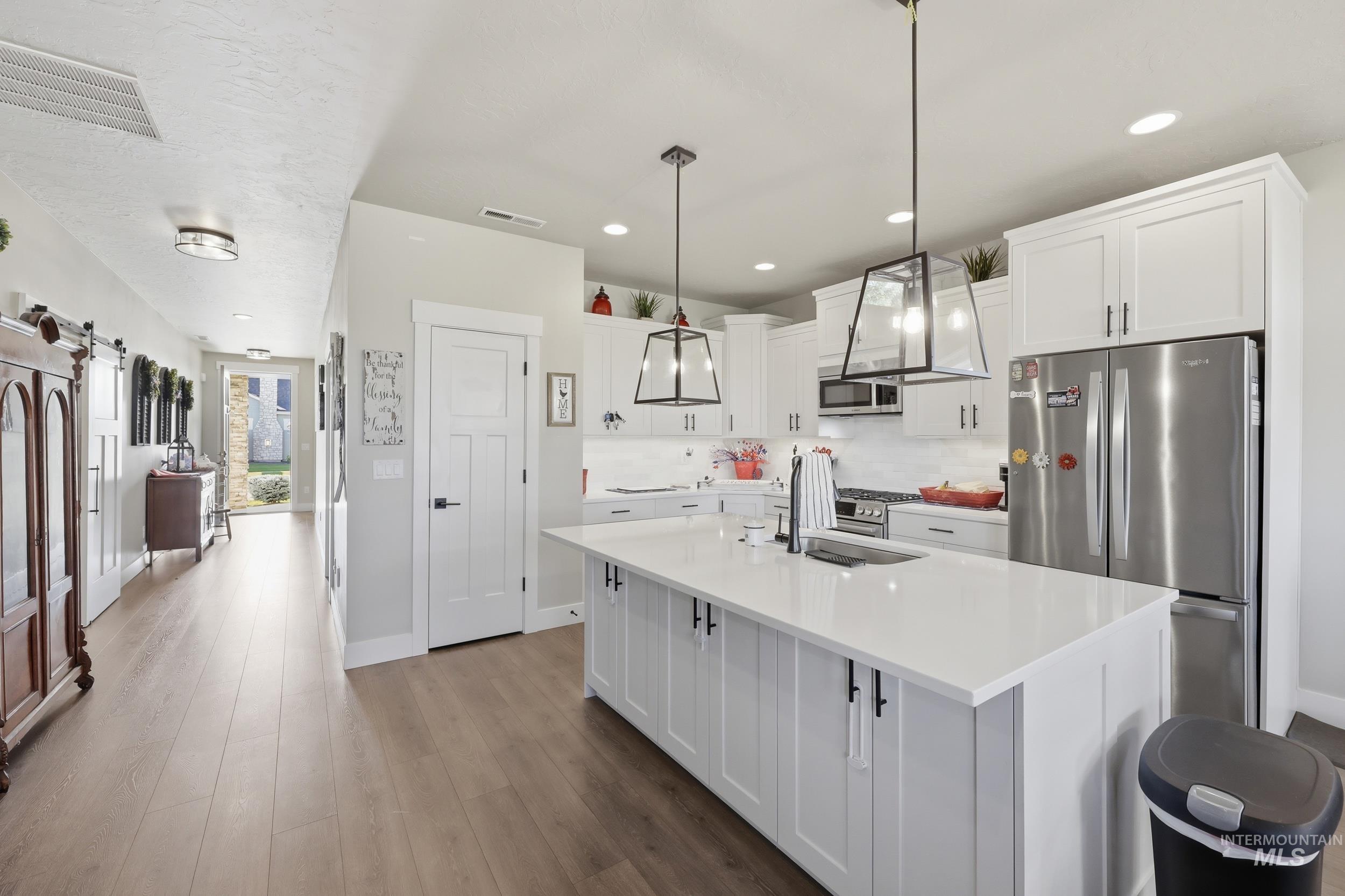 6548 N Oakstone Ave, Meridian, Idaho 83646, 3 Bedrooms, 2 Bathrooms, Residential For Sale, Price $584,000, 98991670