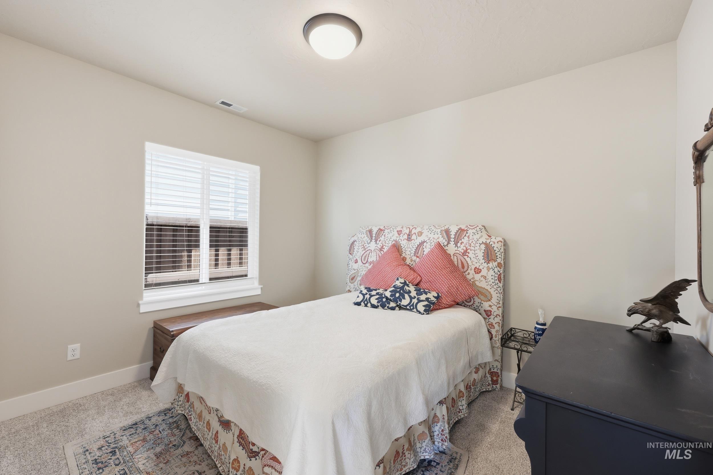 6548 N Oakstone Ave, Meridian, Idaho 83646, 3 Bedrooms, 2 Bathrooms, Residential For Sale, Price $584,000, 98991670
