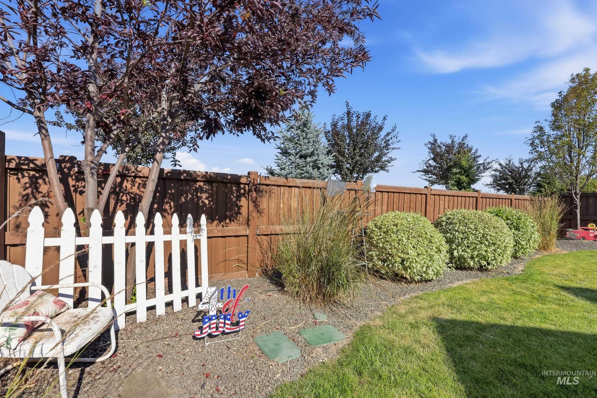 6548 N Oakstone Ave, Meridian, Idaho 83646, 3 Bedrooms, 2 Bathrooms, Residential For Sale, Price $584,000, 98991670