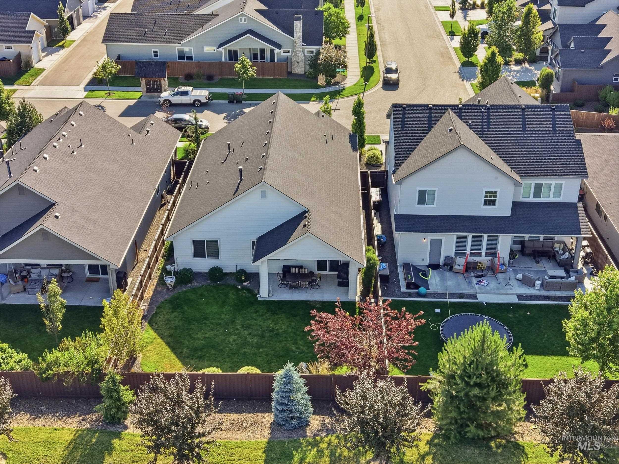 6548 N Oakstone Ave, Meridian, Idaho 83646, 3 Bedrooms, 2 Bathrooms, Residential For Sale, Price $584,000, 98991670