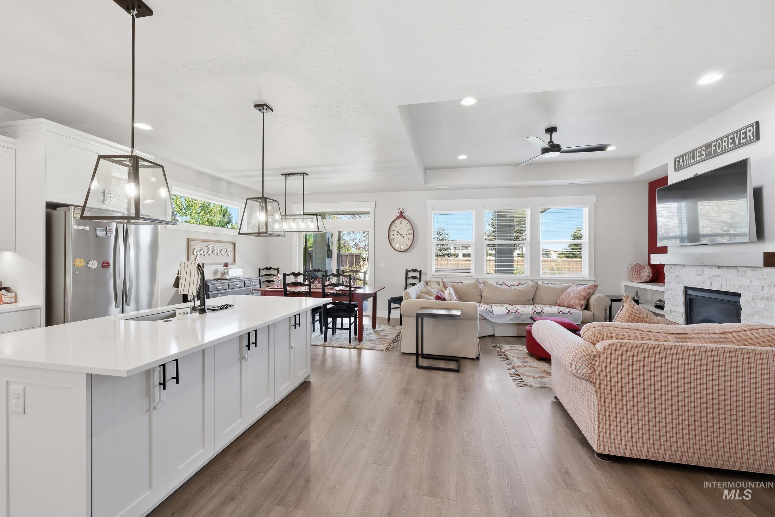 6548 N Oakstone Ave, Meridian, Idaho 83646, 3 Bedrooms, 2 Bathrooms, Residential For Sale, Price $584,000, 98991670