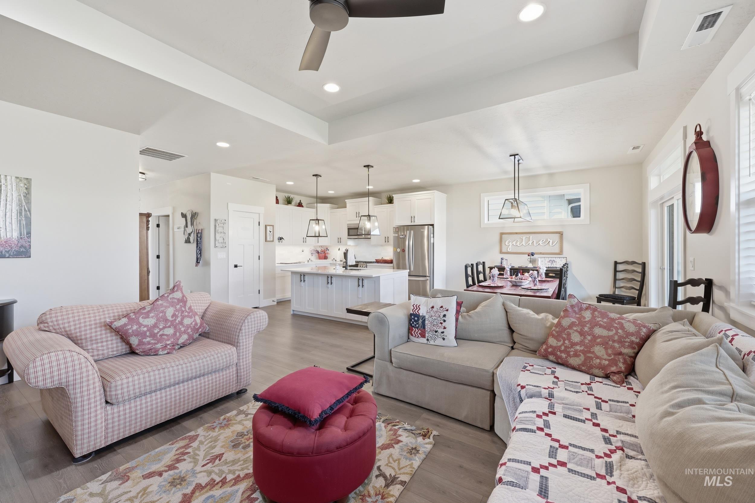 6548 N Oakstone Ave, Meridian, Idaho 83646, 3 Bedrooms, 2 Bathrooms, Residential For Sale, Price $584,000, 98991670