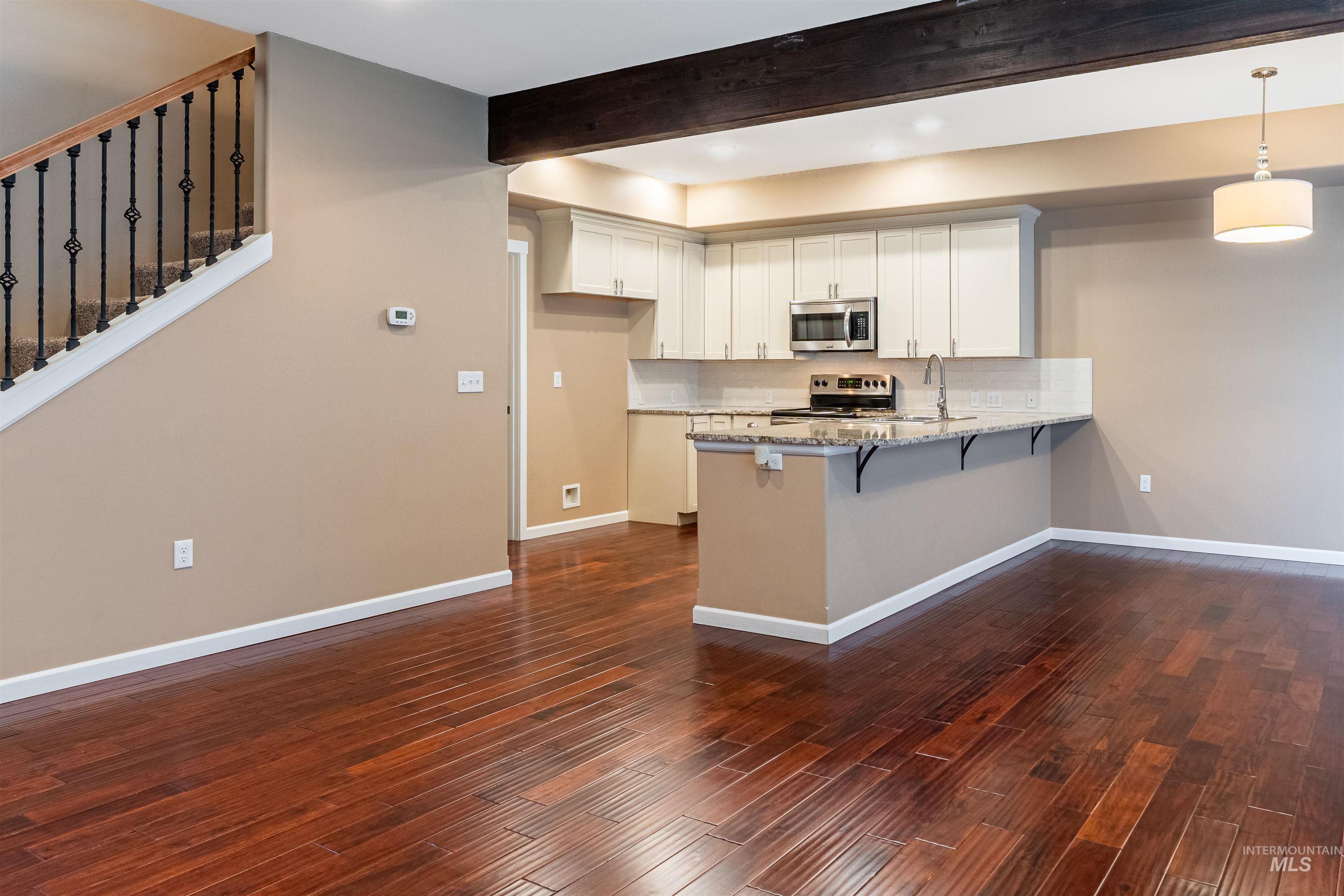 721 LINDEN AVE, Lewiston, Idaho 83501-0000, 3 Bedrooms, 2.5 Bathrooms, Residential For Sale, Price $415,000,MLS 98991672