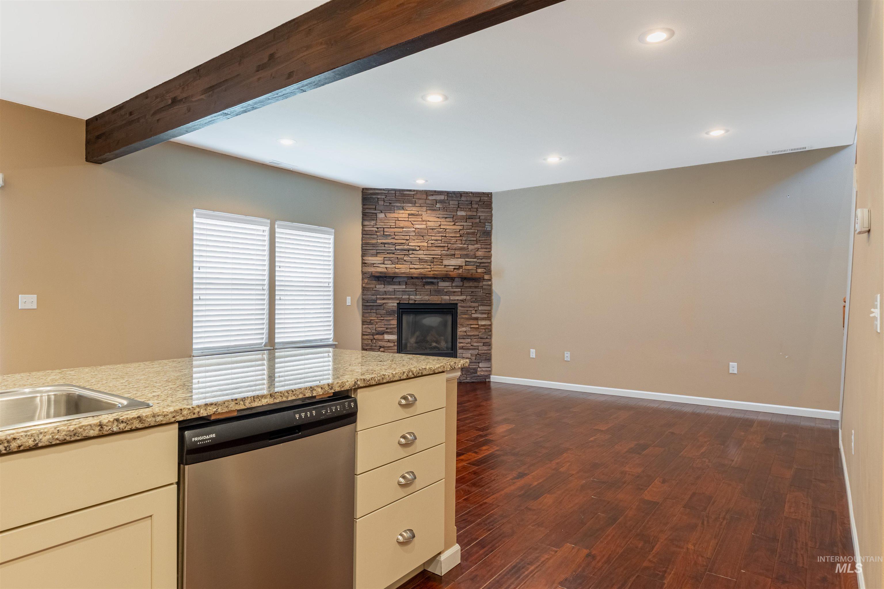 721 LINDEN AVE, Lewiston, Idaho 83501-0000, 3 Bedrooms, 2.5 Bathrooms, Residential For Sale, Price $415,000,MLS 98991672