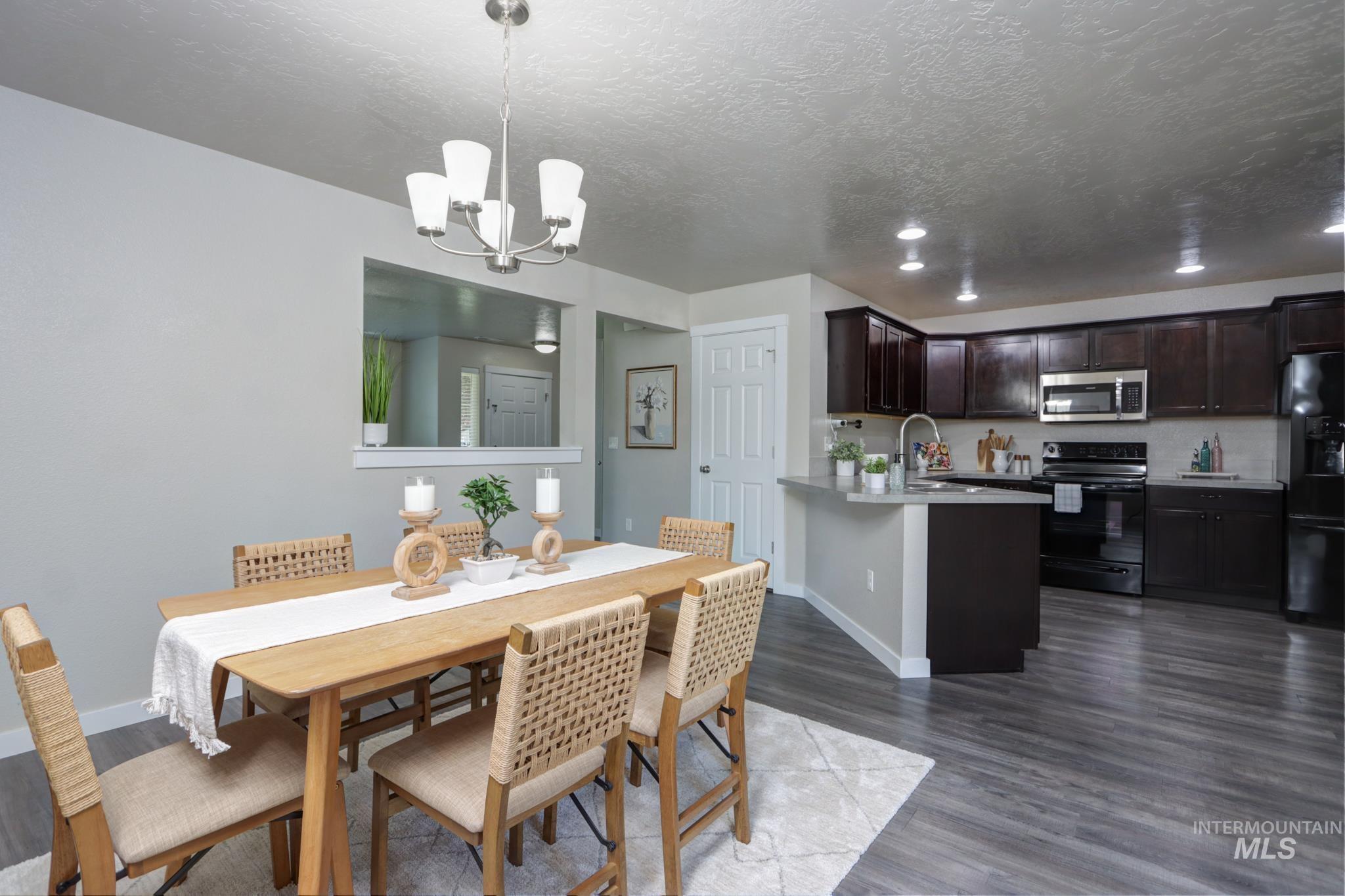 3739 N Warm Creek Ave, Meridian, Idaho 83646, 3 Bedrooms, 2.5 Bathrooms, Residential For Sale, Price $415,000,MLS 98991674