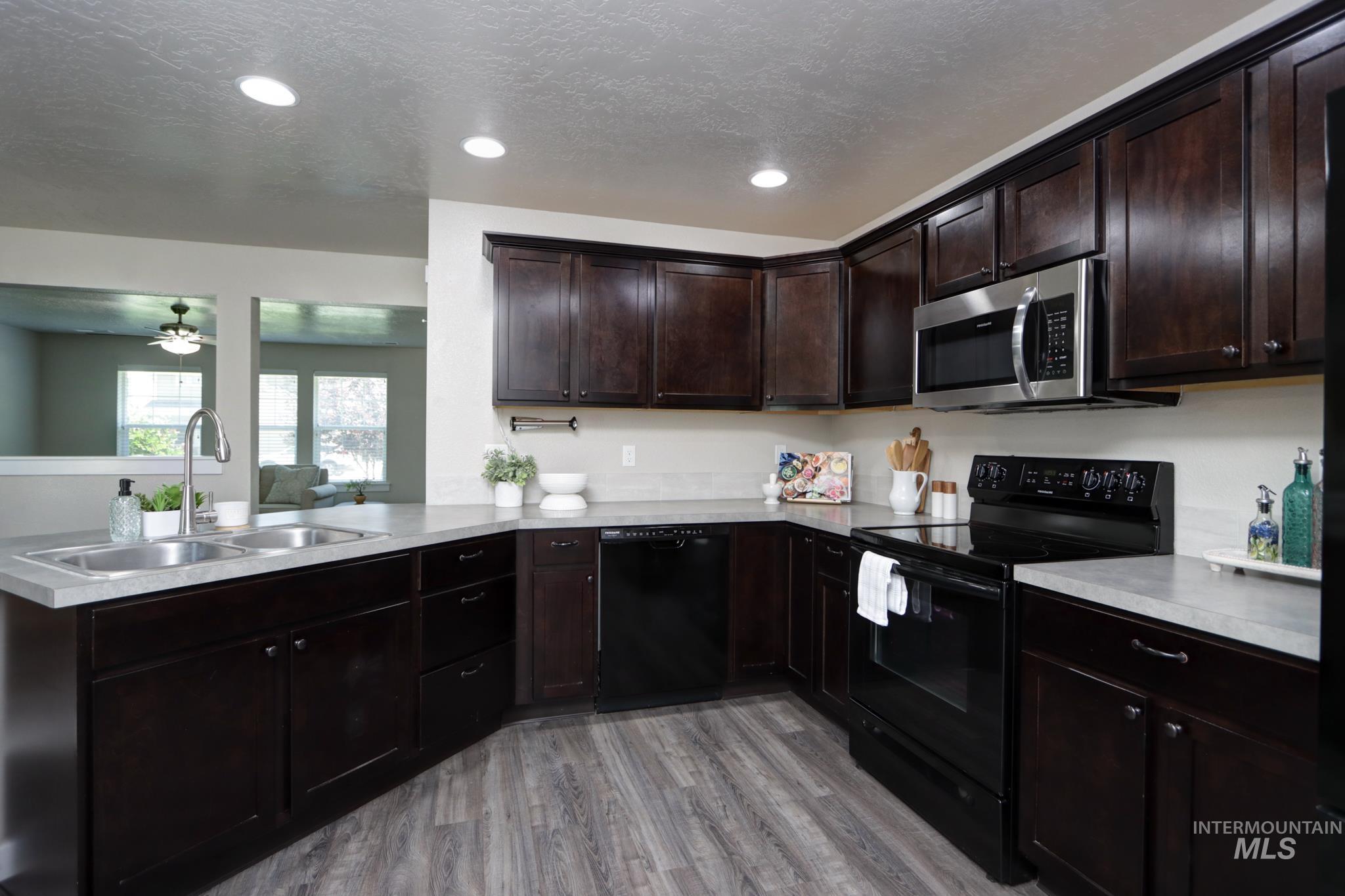 3739 N Warm Creek Ave, Meridian, Idaho 83646, 3 Bedrooms, 2.5 Bathrooms, Residential For Sale, Price $415,000,MLS 98991674