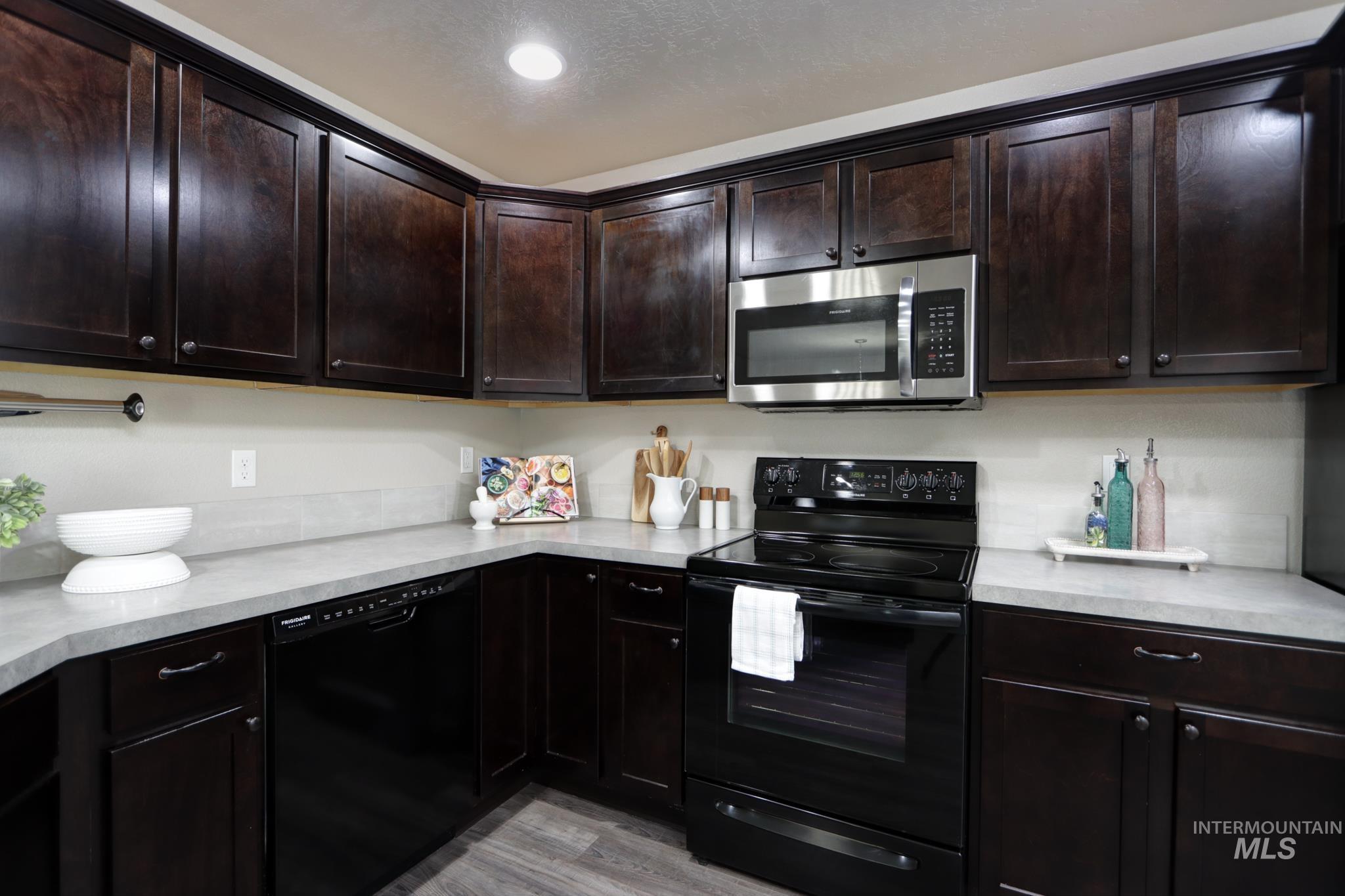 3739 N Warm Creek Ave, Meridian, Idaho 83646, 3 Bedrooms, 2.5 Bathrooms, Residential For Sale, Price $415,000,MLS 98991674