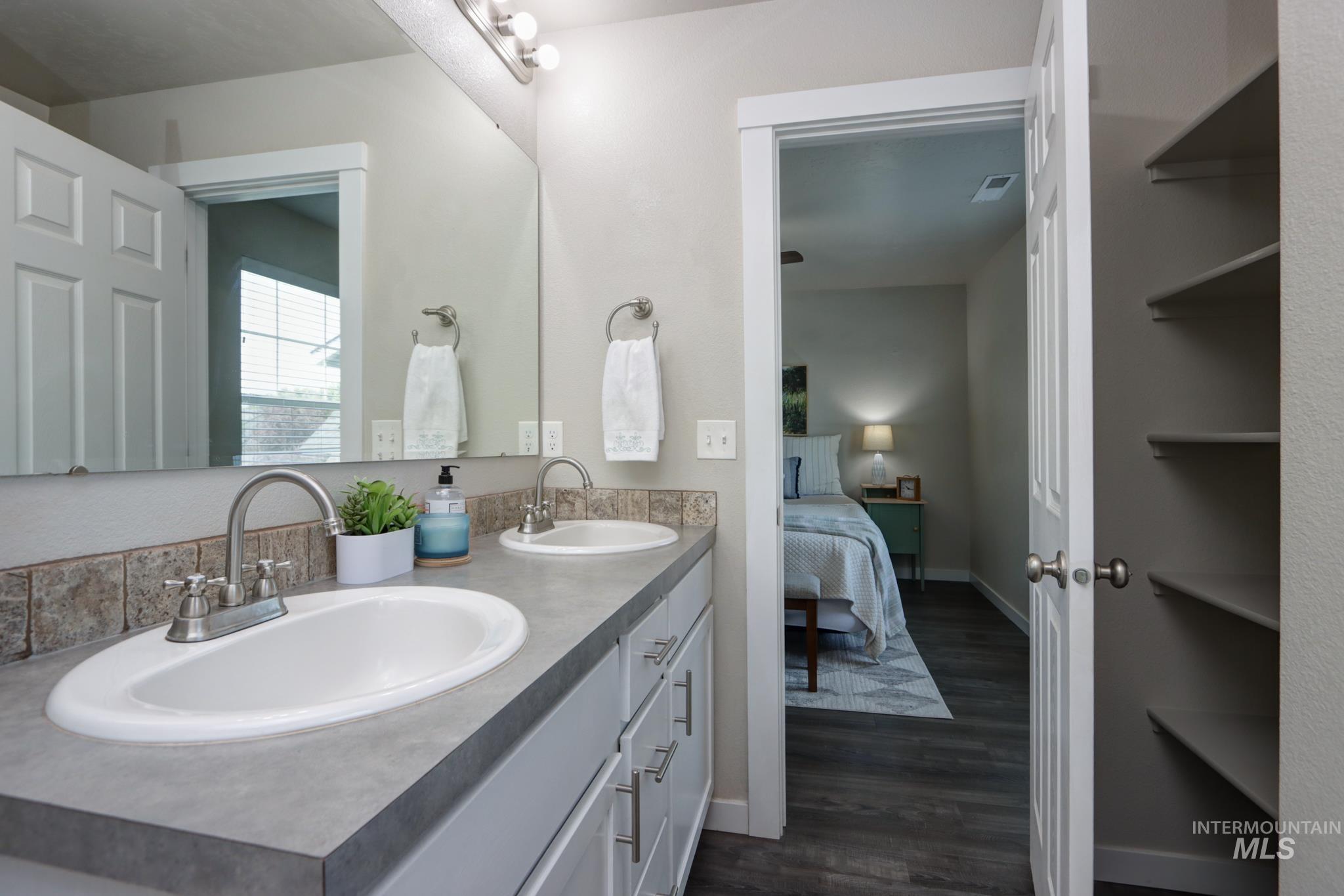 3739 N Warm Creek Ave, Meridian, Idaho 83646, 3 Bedrooms, 2.5 Bathrooms, Residential For Sale, Price $415,000,MLS 98991674