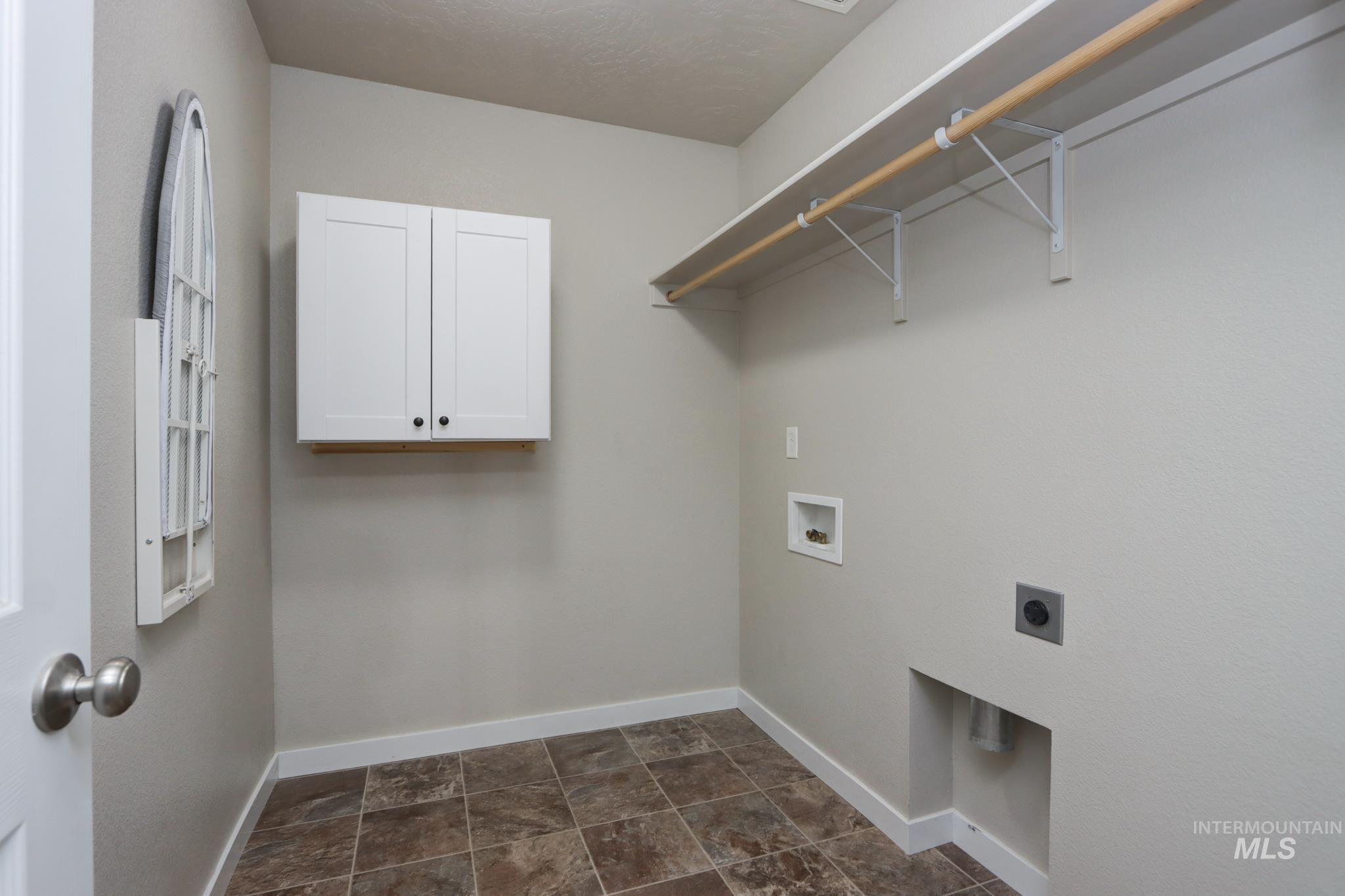 3739 N Warm Creek Ave, Meridian, Idaho 83646, 3 Bedrooms, 2.5 Bathrooms, Residential For Sale, Price $415,000,MLS 98991674