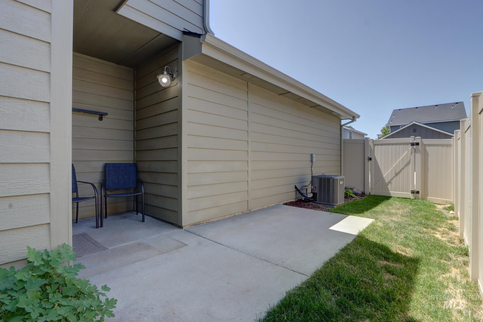3739 N Warm Creek Ave, Meridian, Idaho 83646, 3 Bedrooms, 2.5 Bathrooms, Residential For Sale, Price $415,000,MLS 98991674