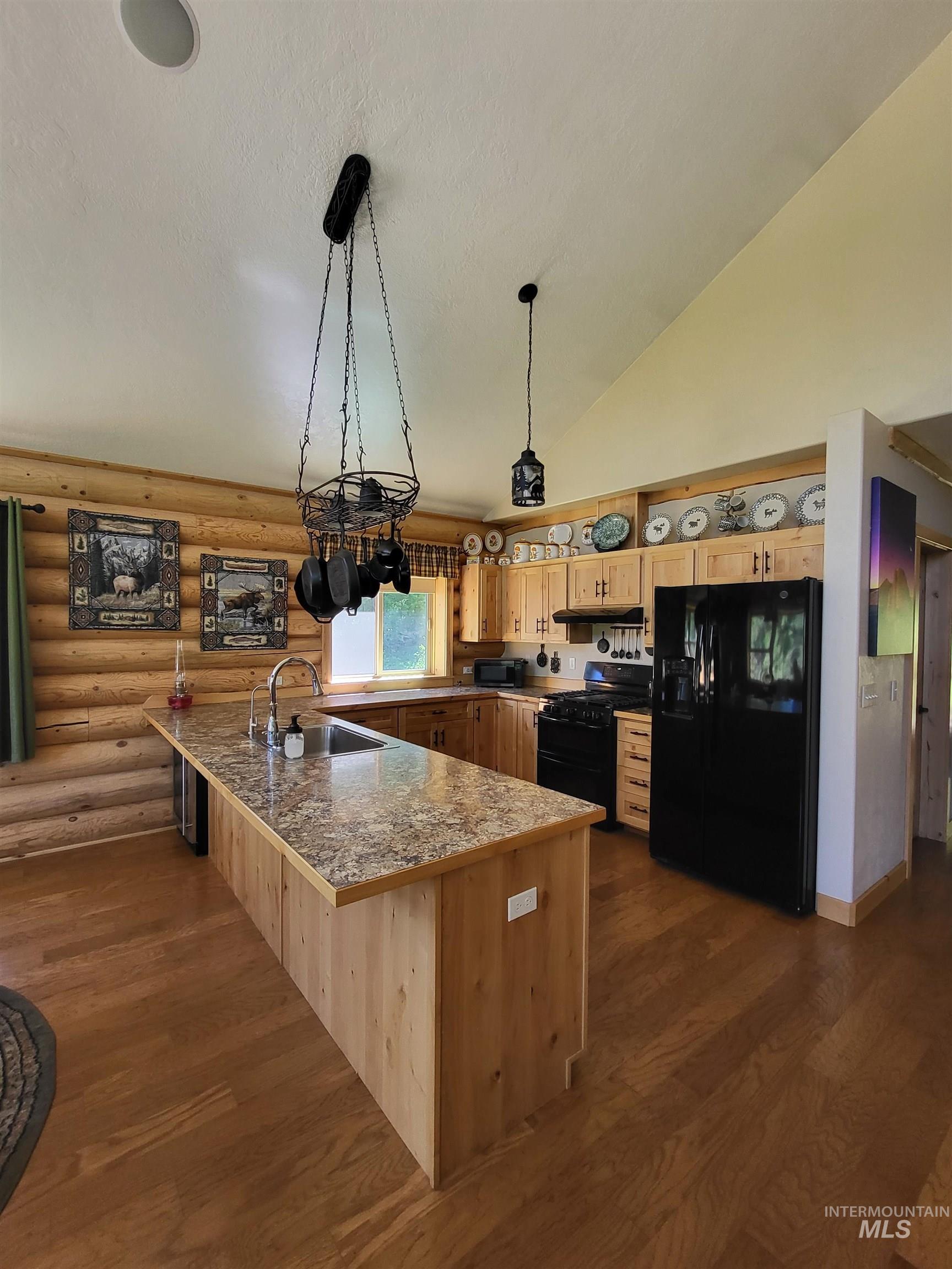 11 Riverstone Bend, Idaho City, Idaho 83631, 2 Bedrooms, 1 Bathroom, Residential For Sale, Price $675,000, 98991681