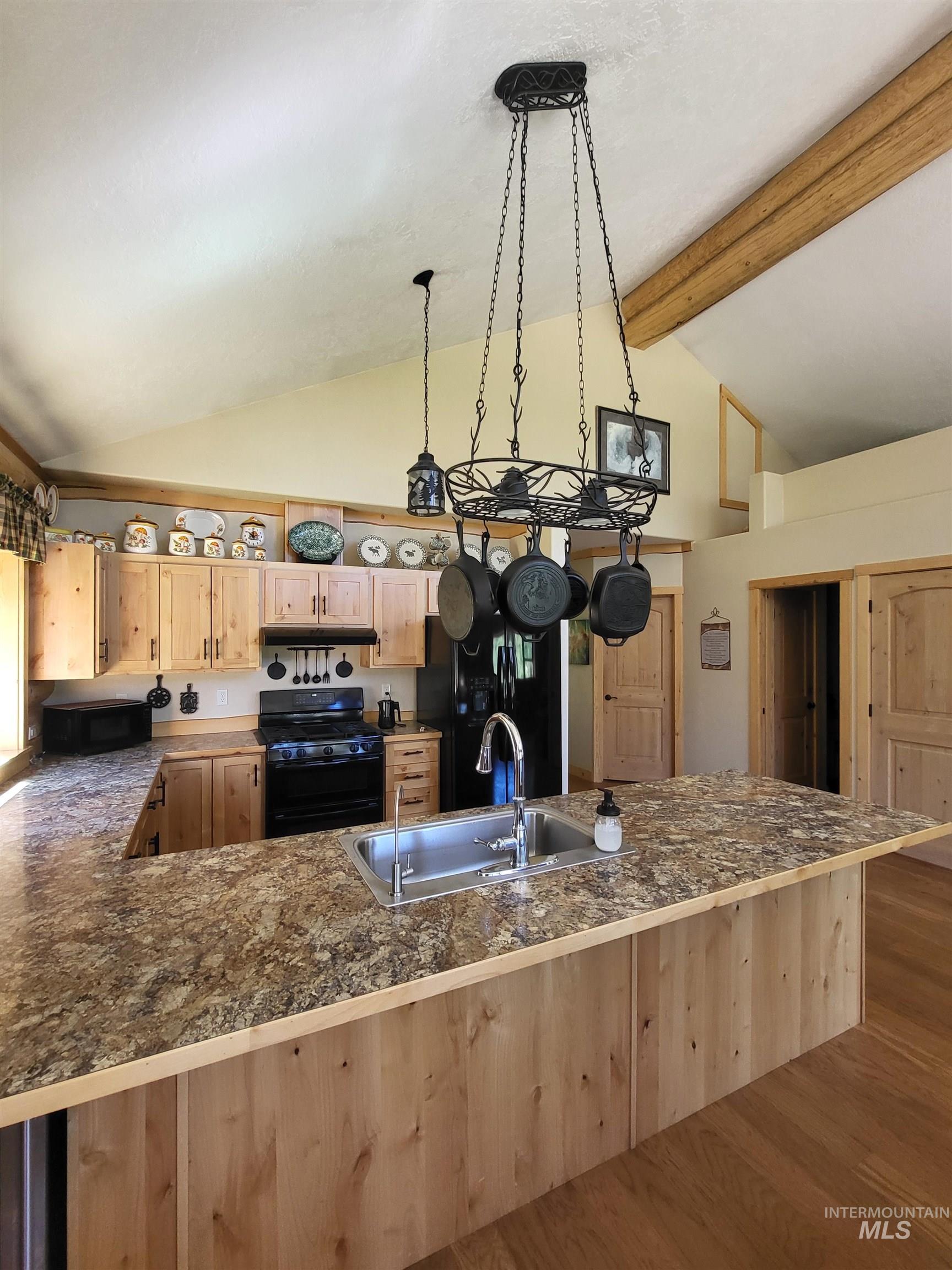 11 Riverstone Bend, Idaho City, Idaho 83631, 2 Bedrooms, 1 Bathroom, Residential For Sale, Price $675,000, 98991681