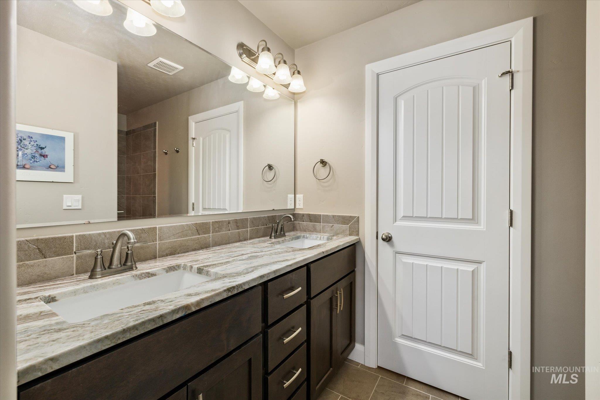 17426 N Flagstaff Way, Nampa, Idaho 83687, 3 Bedrooms, 2 Bathrooms, Residential For Sale, Price $445,000,MLS 98991683