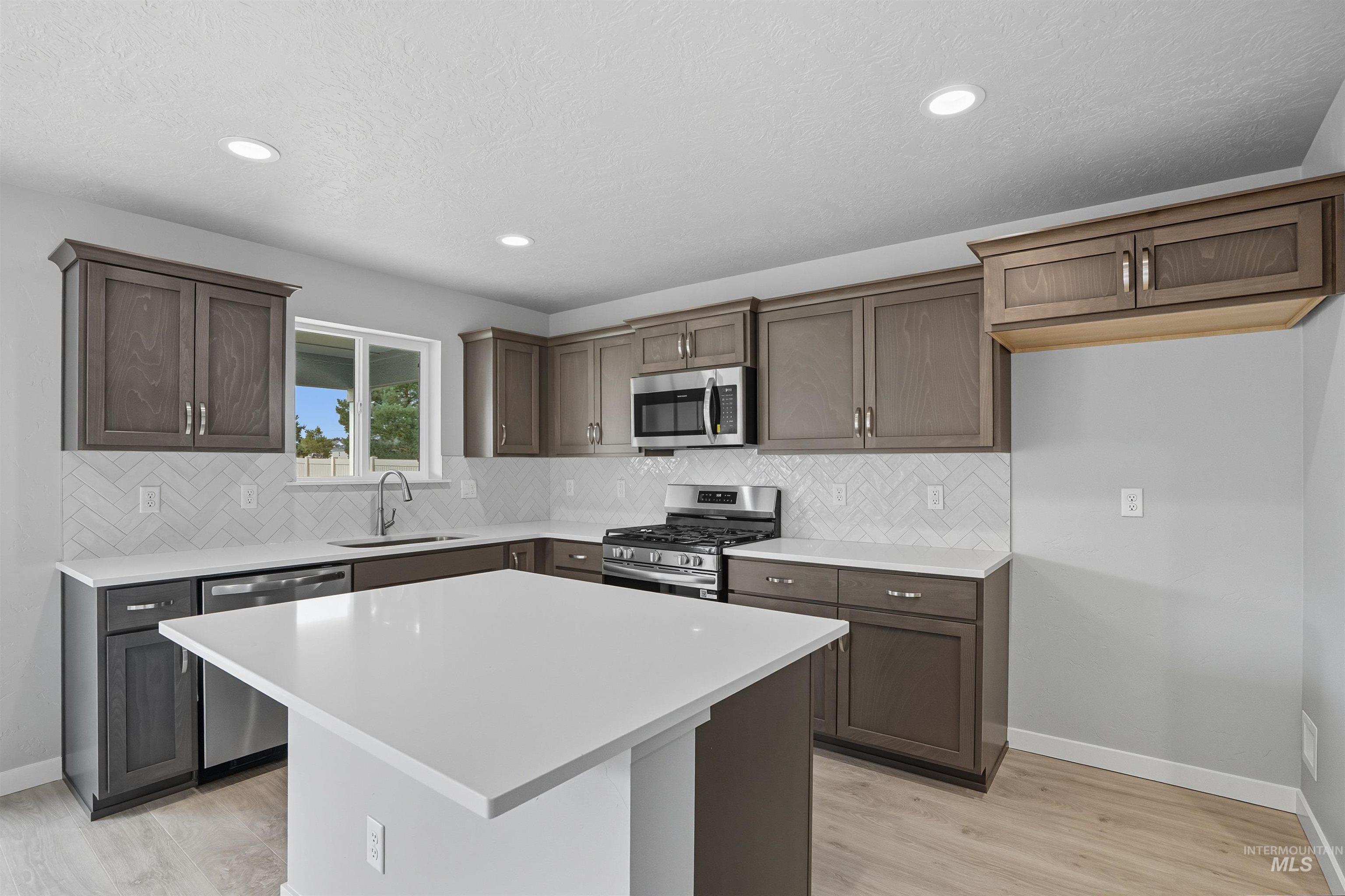 150 W Omphale St., Kuna, Idaho 83634, 4 Bedrooms, 2.5 Bathrooms, Residential For Sale, Price $449,990,MLS 98991688