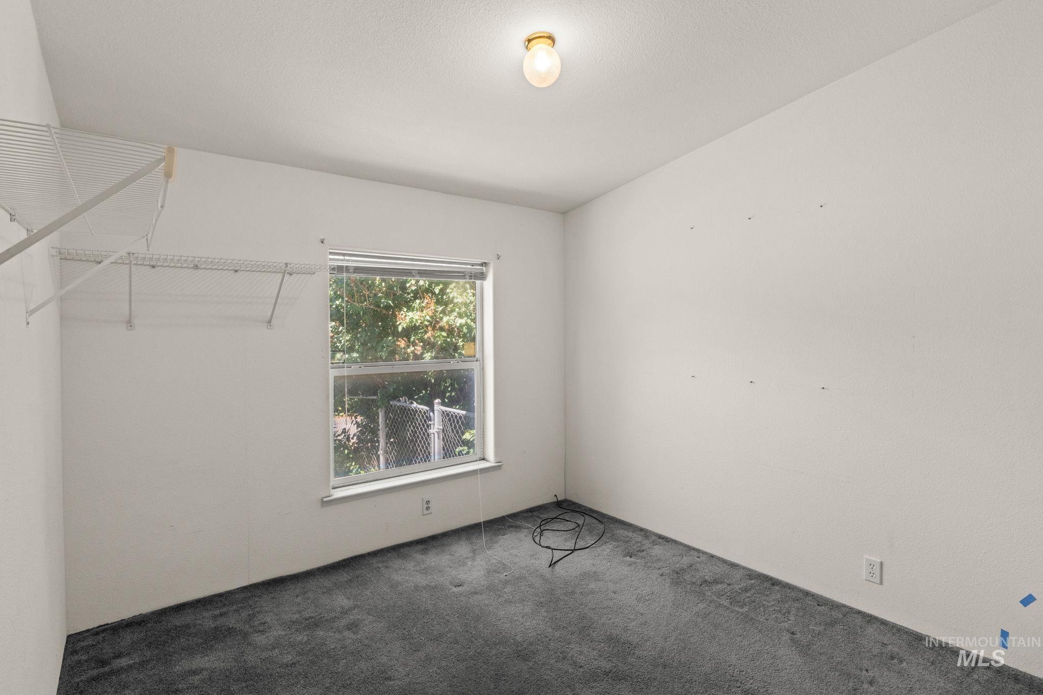 327 W Ave I, Jerome, Idaho 83338, 3 Bedrooms, 2 Bathrooms, Residential For Sale, Price $20,000, 98991690