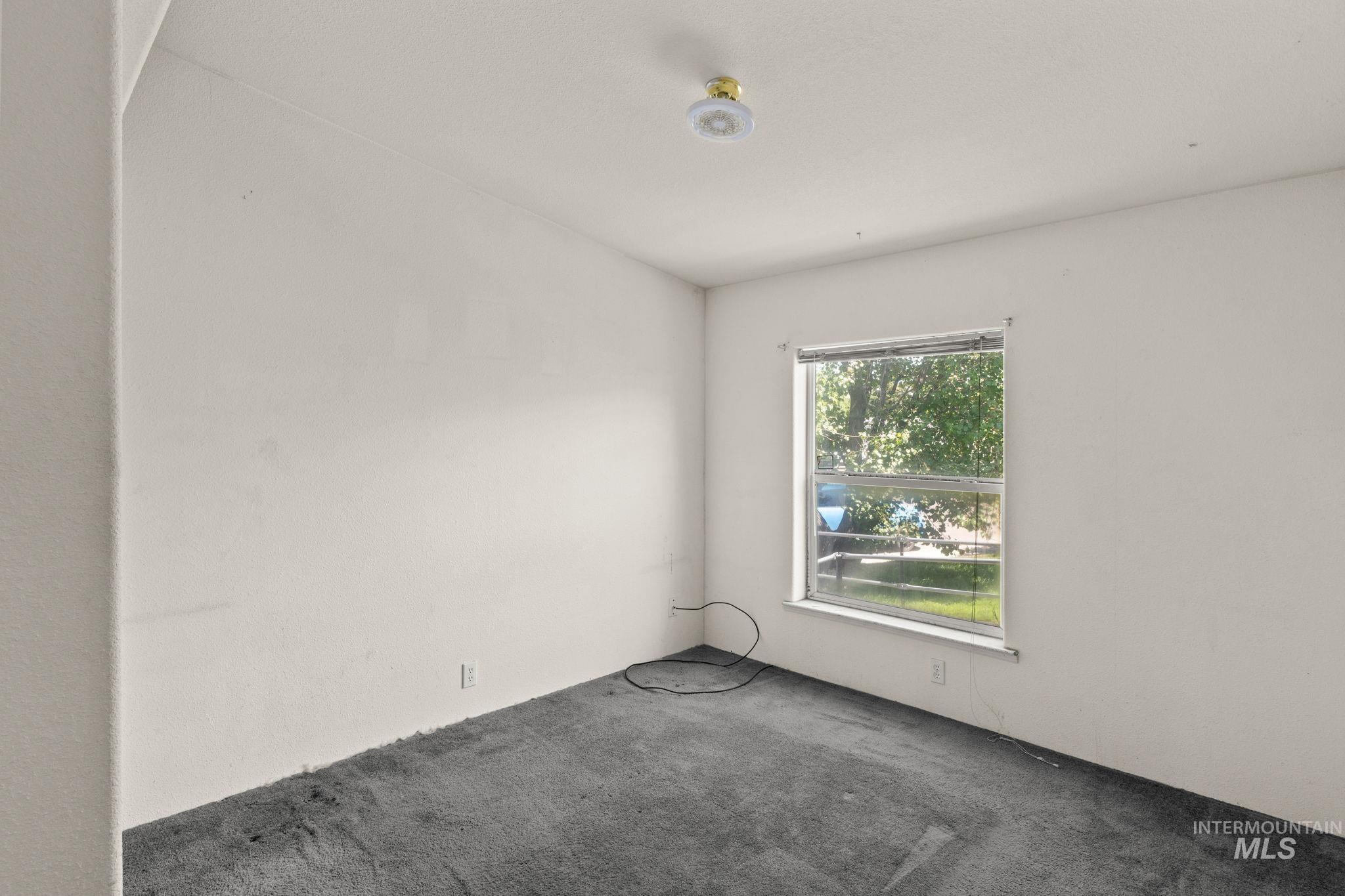 327 W Ave I, Jerome, Idaho 83338, 3 Bedrooms, 2 Bathrooms, Residential For Sale, Price $20,000, 98991690