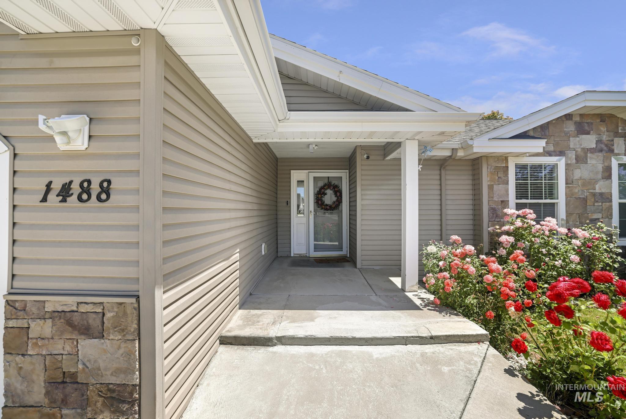 1488 Northern Pine Drive, Twin Falls, Idaho 83301, 3 Bedrooms, 2 Bathrooms, Residential For Sale, Price $417,000,MLS 98991691