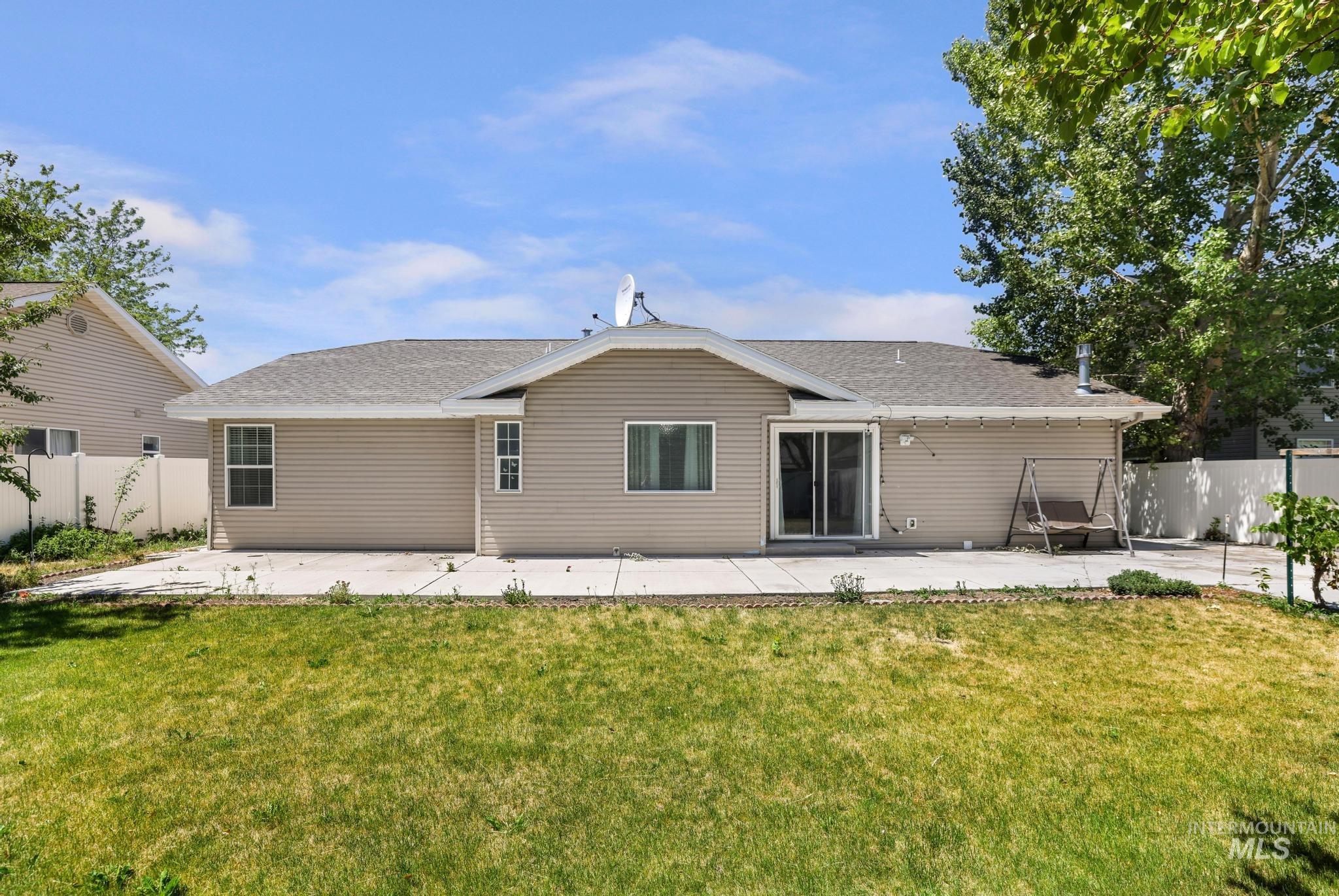 1488 Northern Pine Drive, Twin Falls, Idaho 83301, 3 Bedrooms, 2 Bathrooms, Residential For Sale, Price $417,000,MLS 98991691