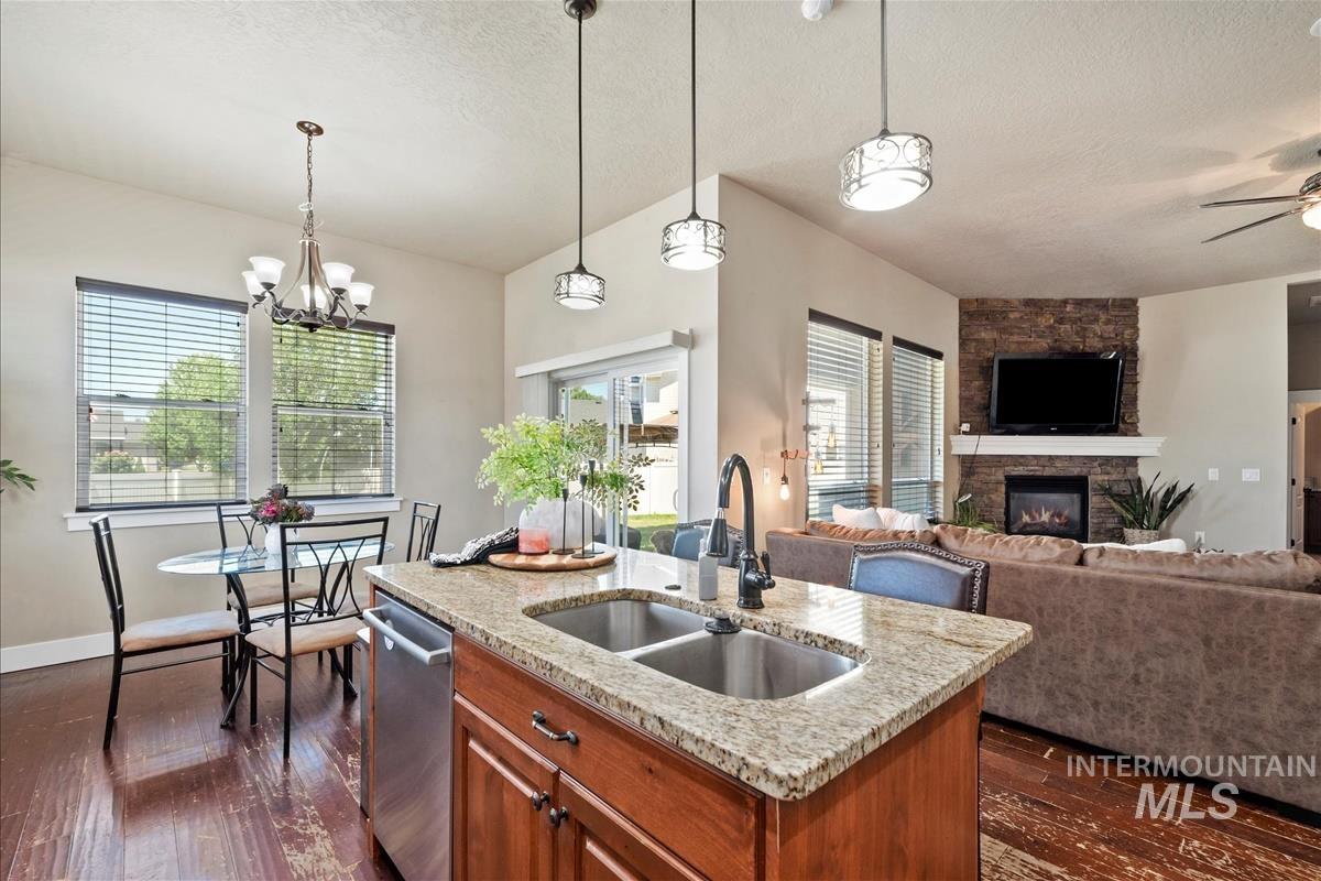 730 N Finsbury Way, Star, Idaho 83669, 3 Bedrooms, 2.5 Bathrooms, Residential For Sale, Price $579,000, 98991693